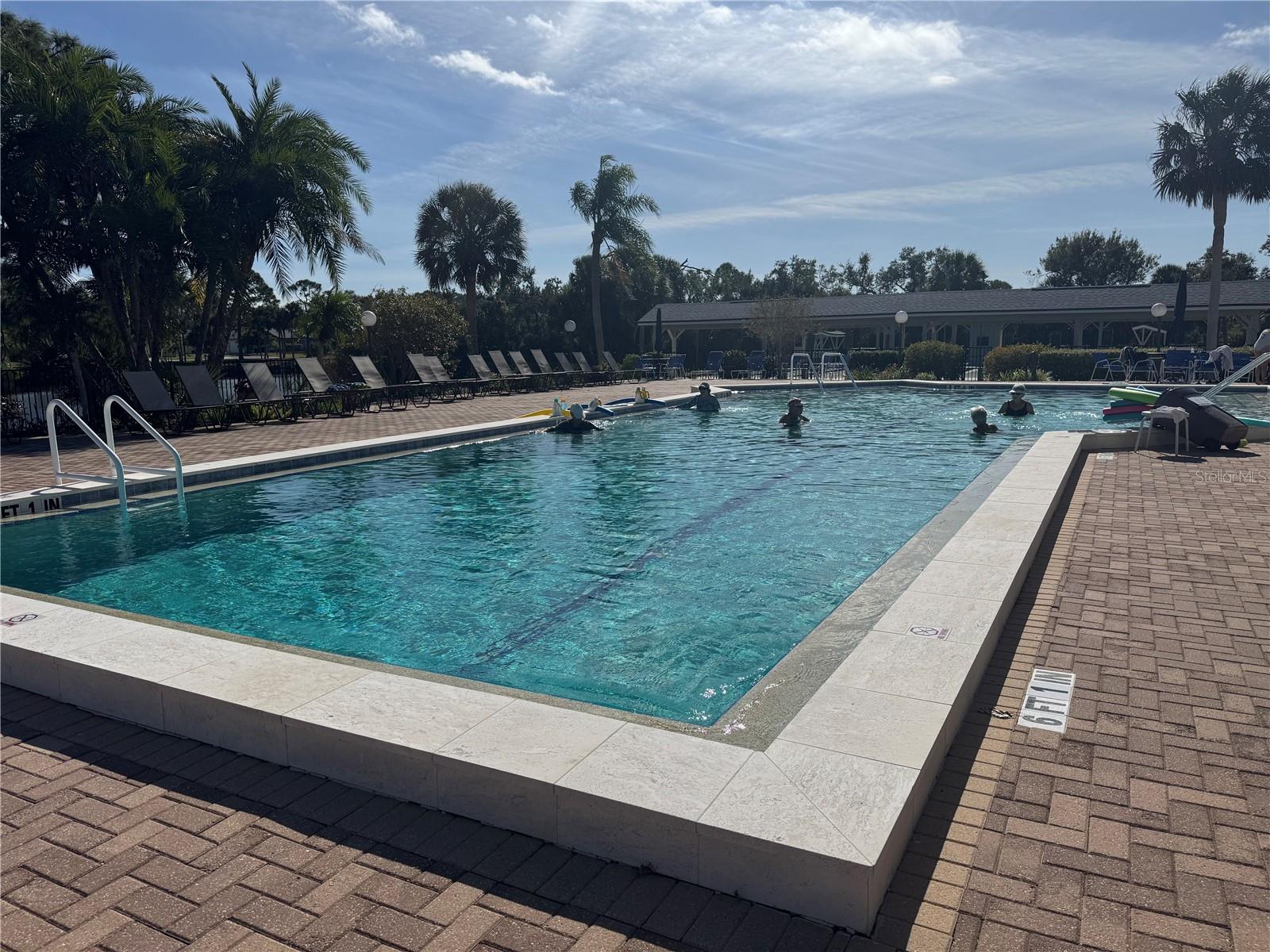 Image 47 of 75 For 643 Foxwood Boulevard 78