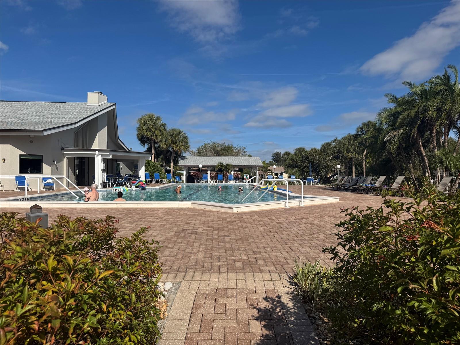 Image 48 of 75 For 643 Foxwood Boulevard 78