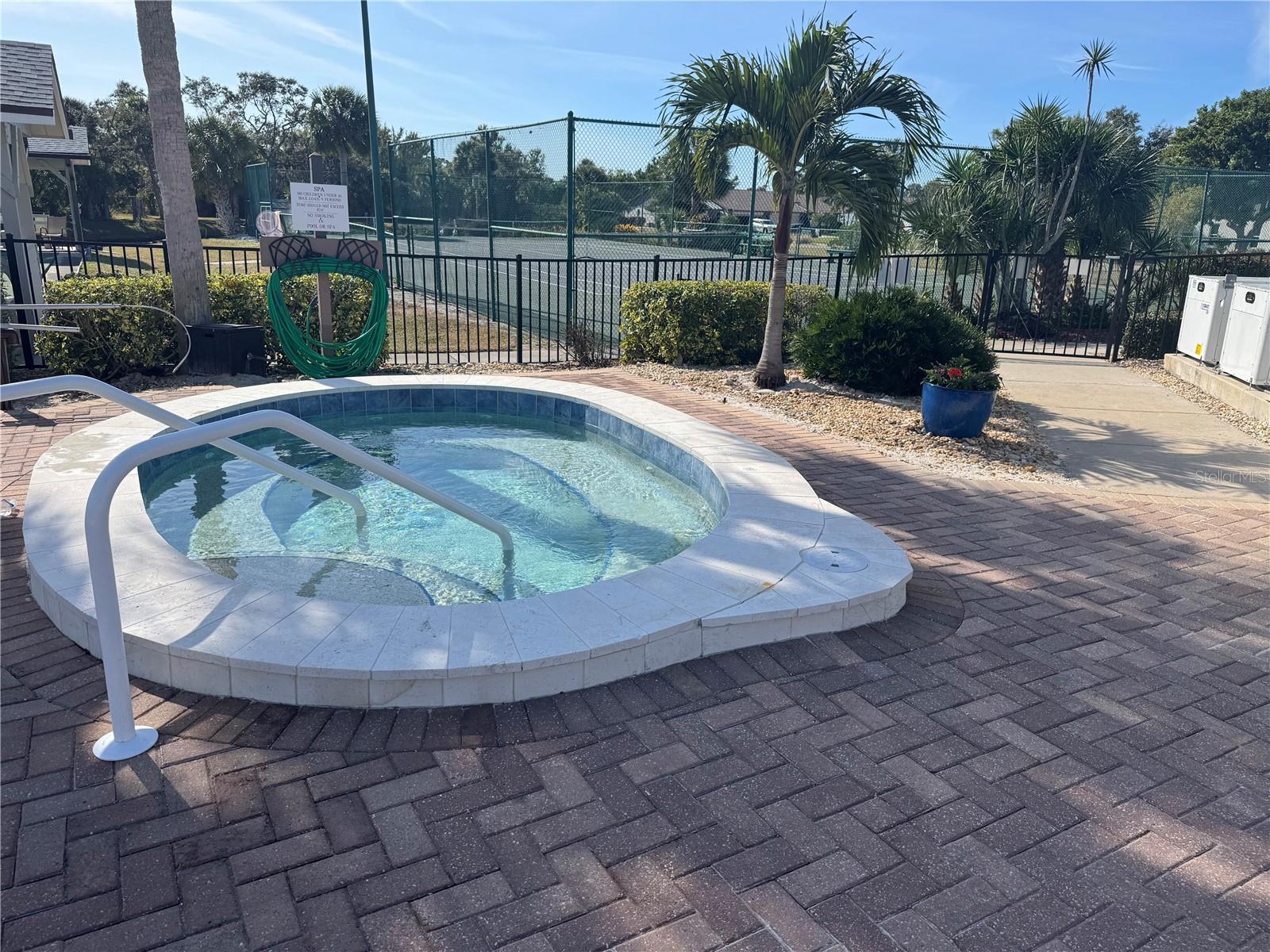 Image 49 of 75 For 643 Foxwood Boulevard 78