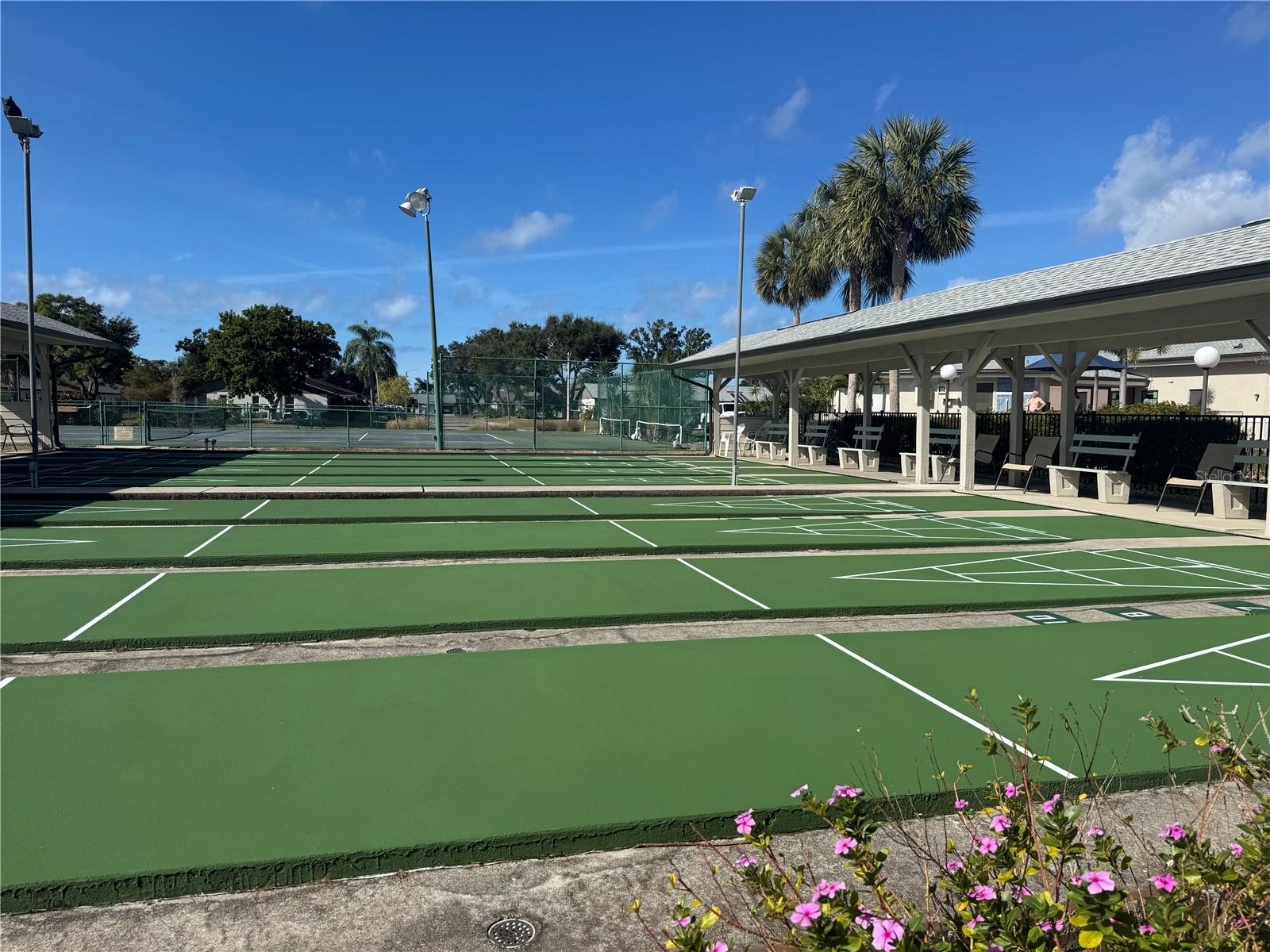 Image 51 of 75 For 643 Foxwood Boulevard 78