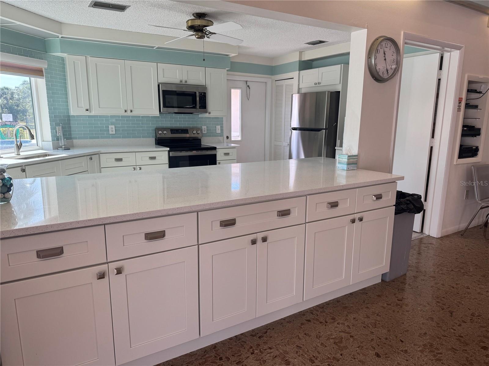 Image 53 of 75 For 643 Foxwood Boulevard 78