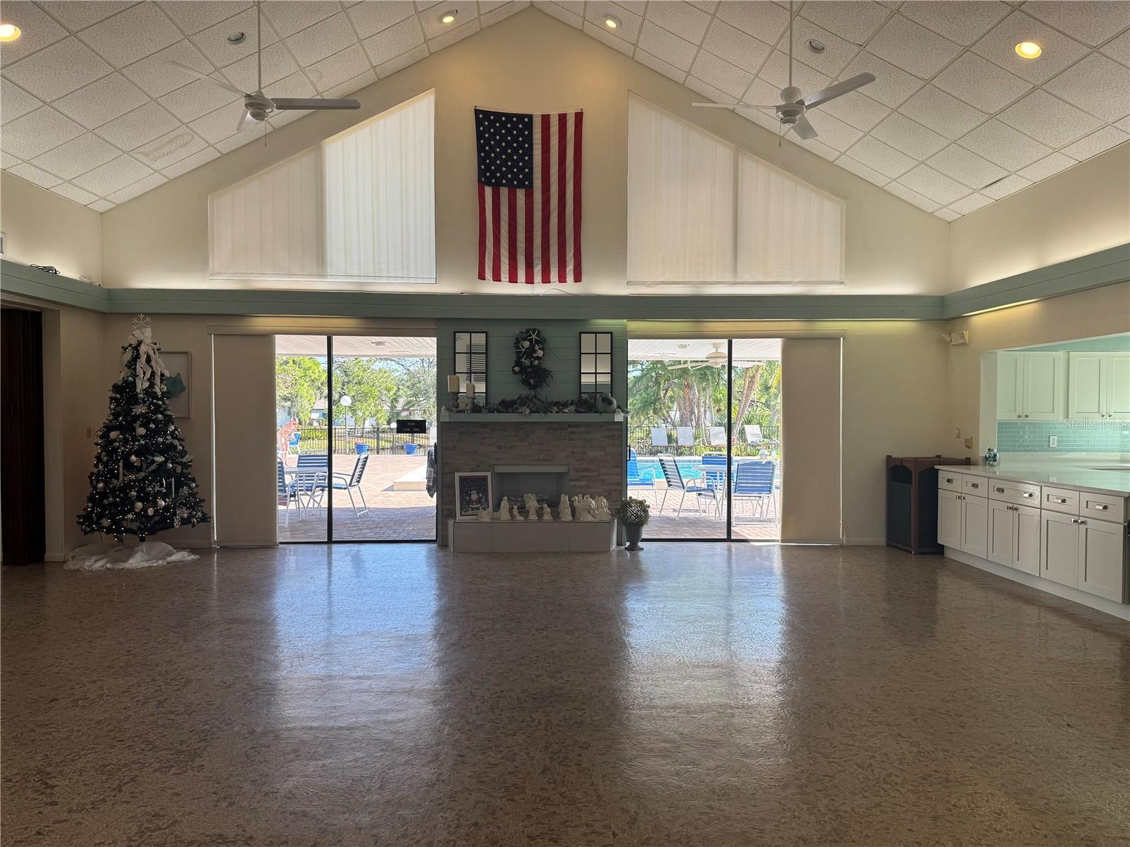 Image 56 of 75 For 643 Foxwood Boulevard 78