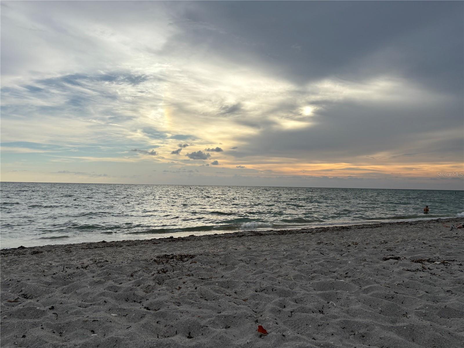 Image 65 of 75 For 643 Foxwood Boulevard 78