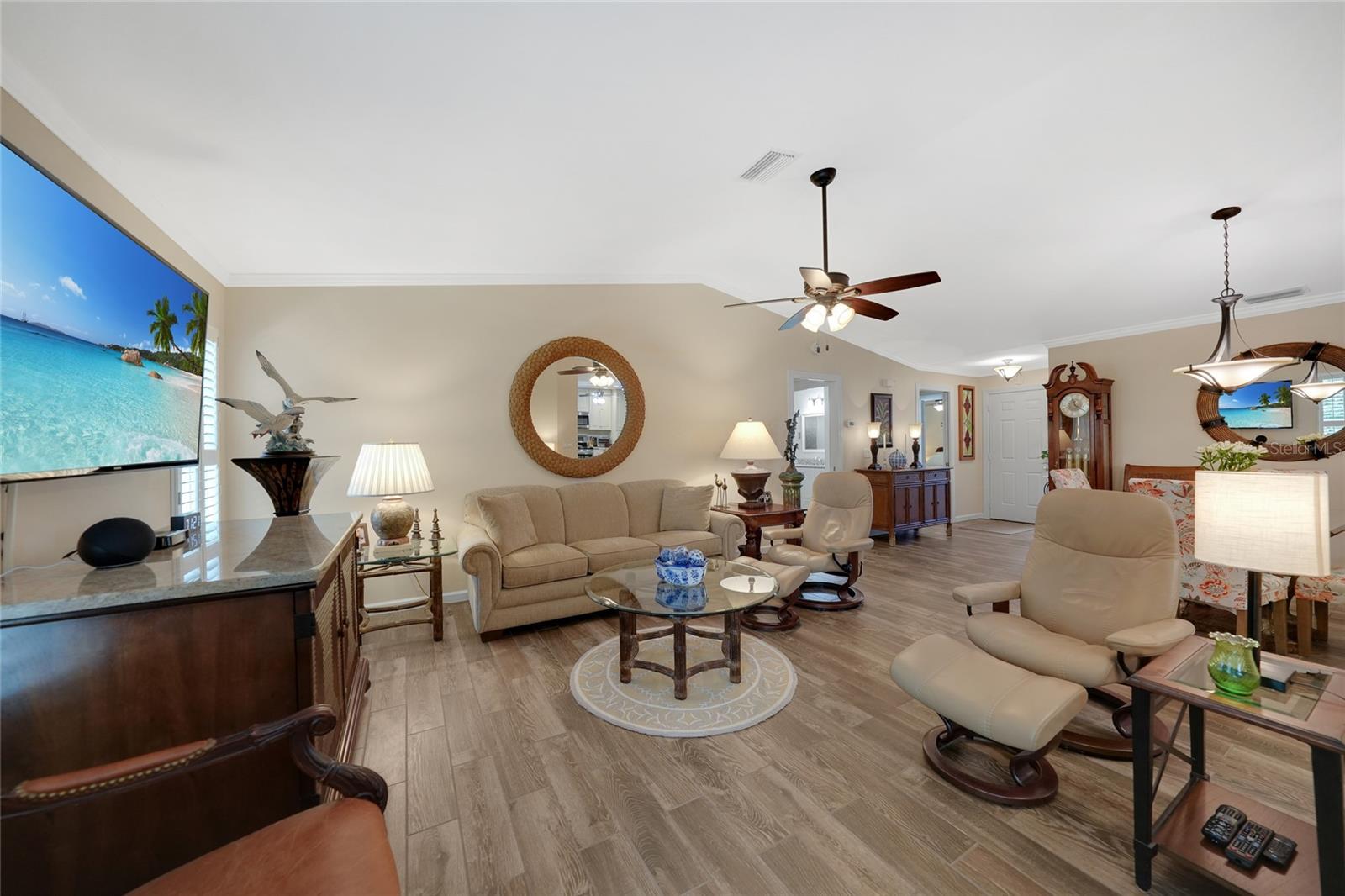 Image 8 of 75 For 643 Foxwood Boulevard 78