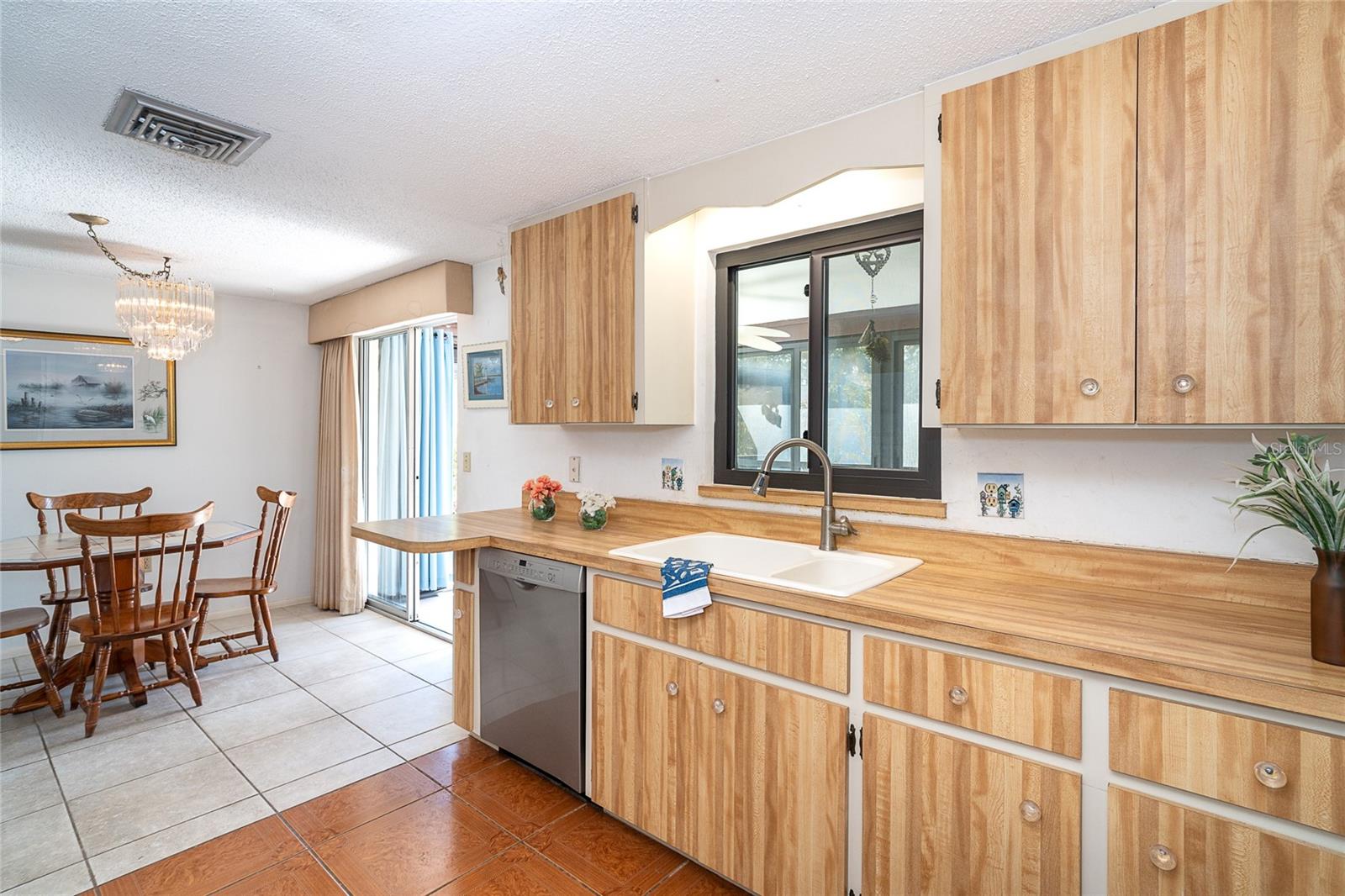 Image 11 of 37 For 213 High Point Drive 213b