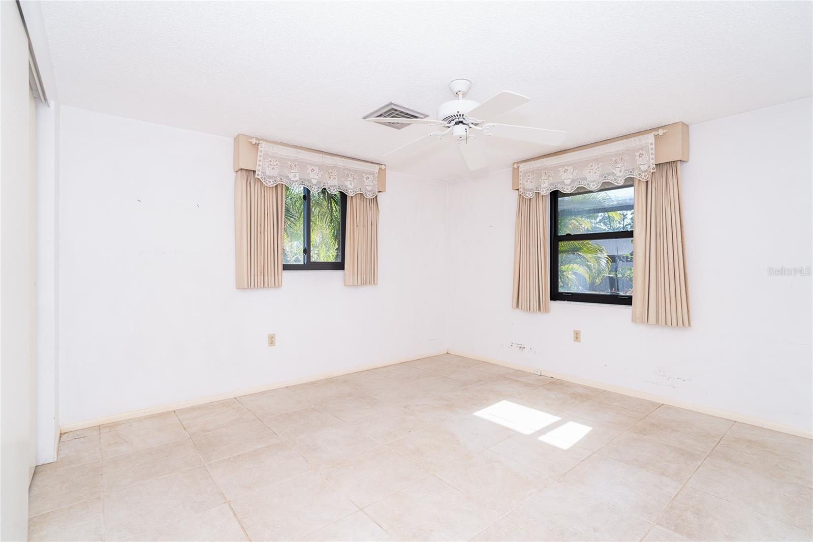 Image 23 of 37 For 213 High Point Drive 213b