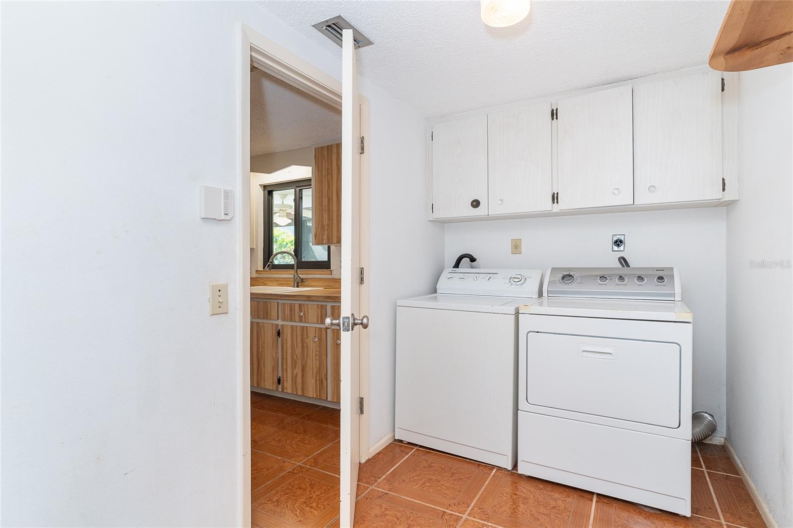 Image 28 of 37 For 213 High Point Drive 213b