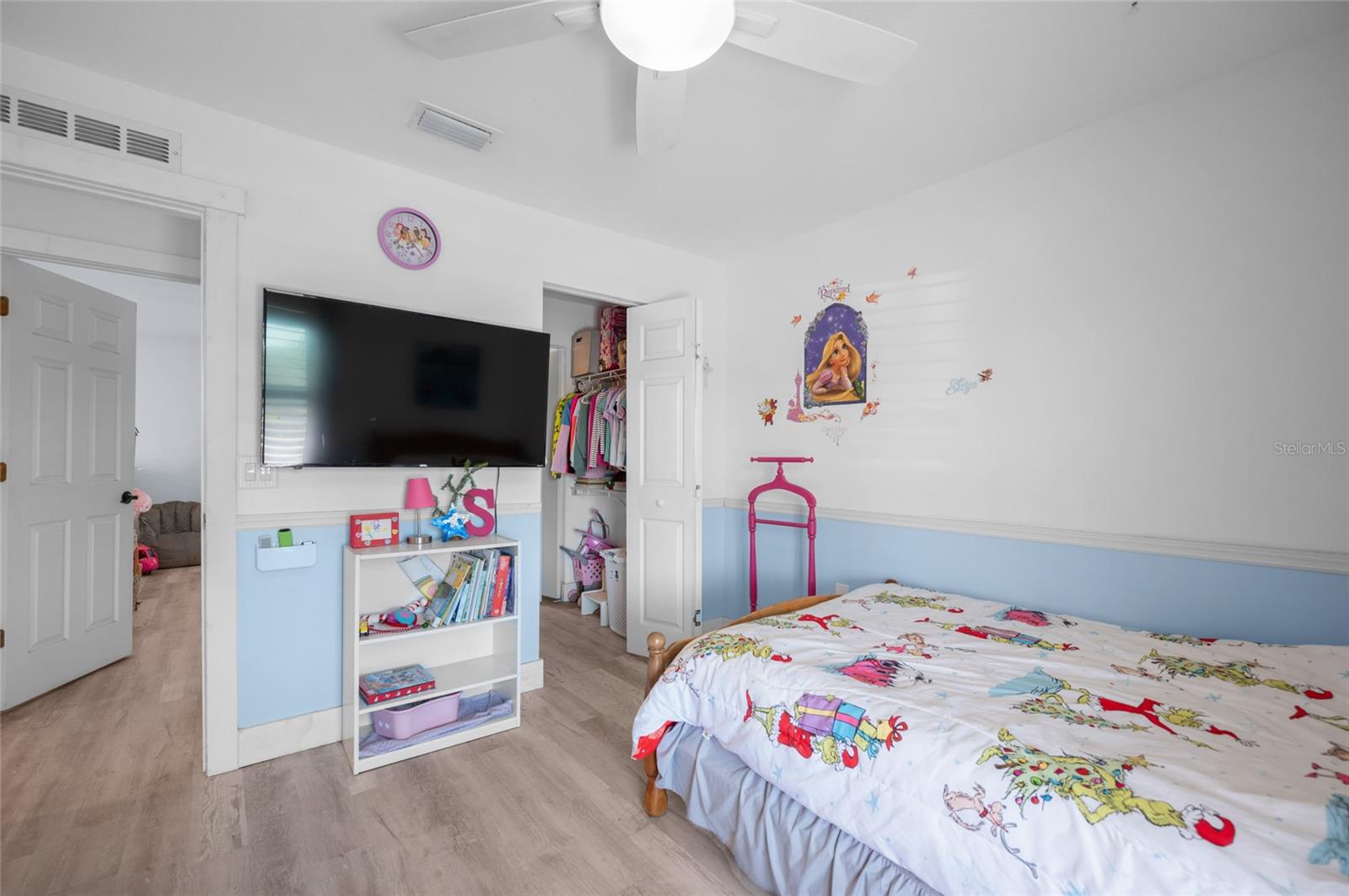 Image 25 of 68 For 9285 Galaxie Circle