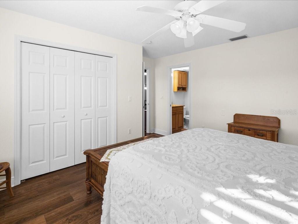 Image 28 of 47 For 299 Forest Springs Court