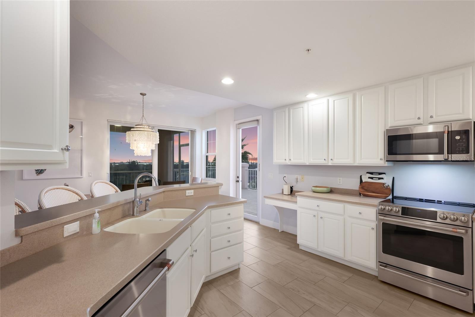 Image 10 of 87 For 13113 Gasparilla Road 503