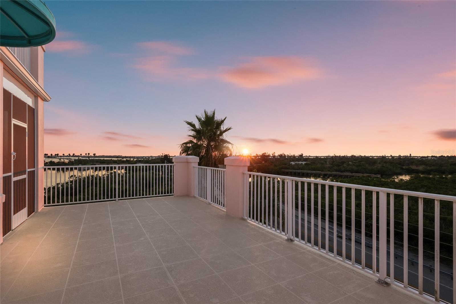 Image 24 of 87 For 13113 Gasparilla Road 503