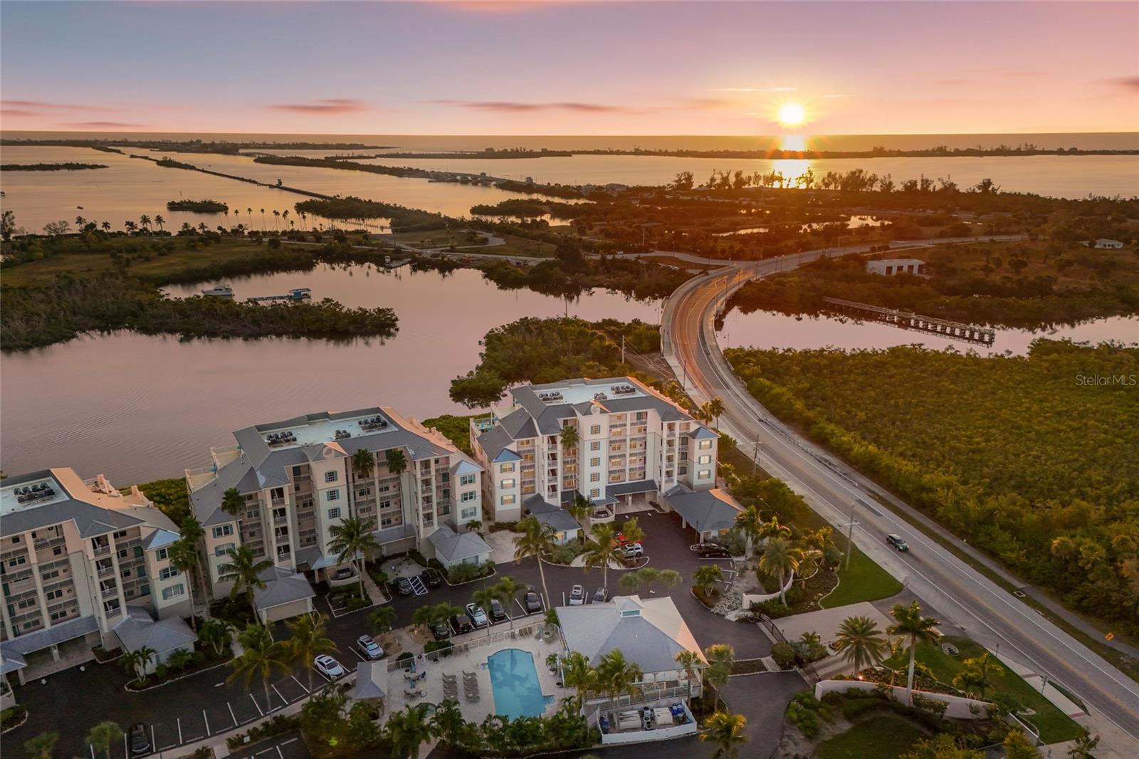 Image 31 of 87 For 13113 Gasparilla Road 503