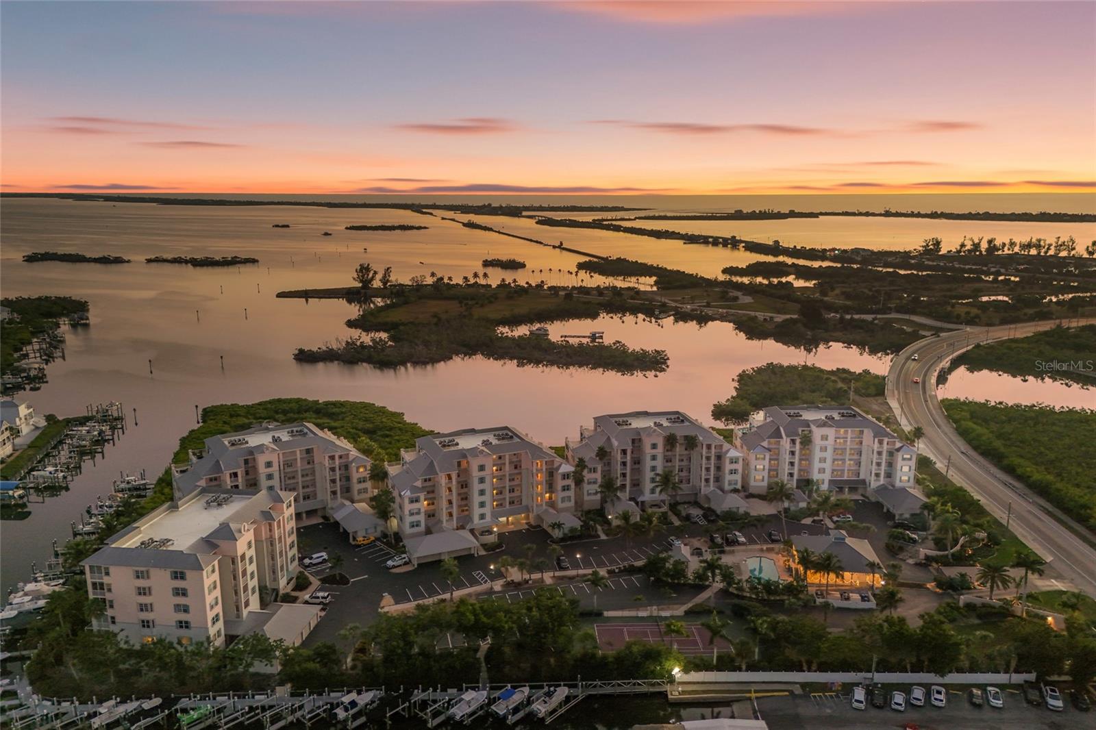 Image 38 of 87 For 13113 Gasparilla Road 503