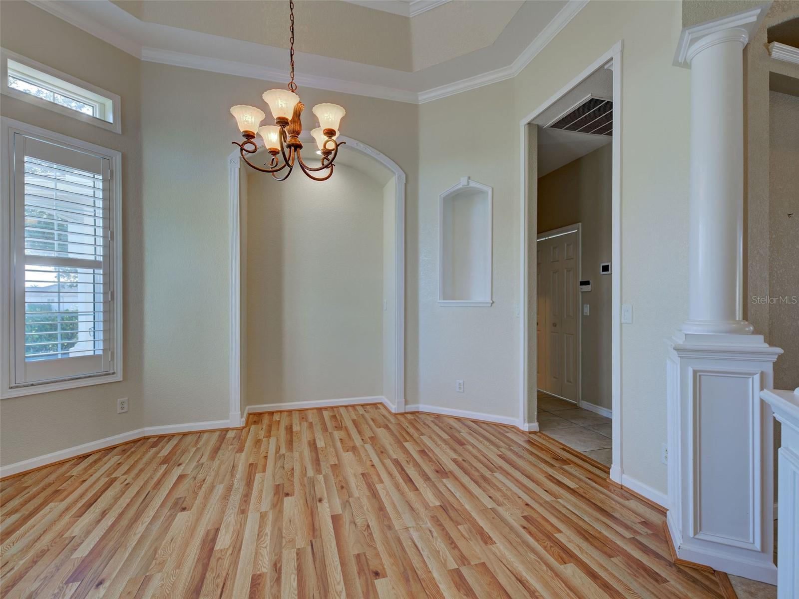 Image 14 of 67 For 45 Tee View Road