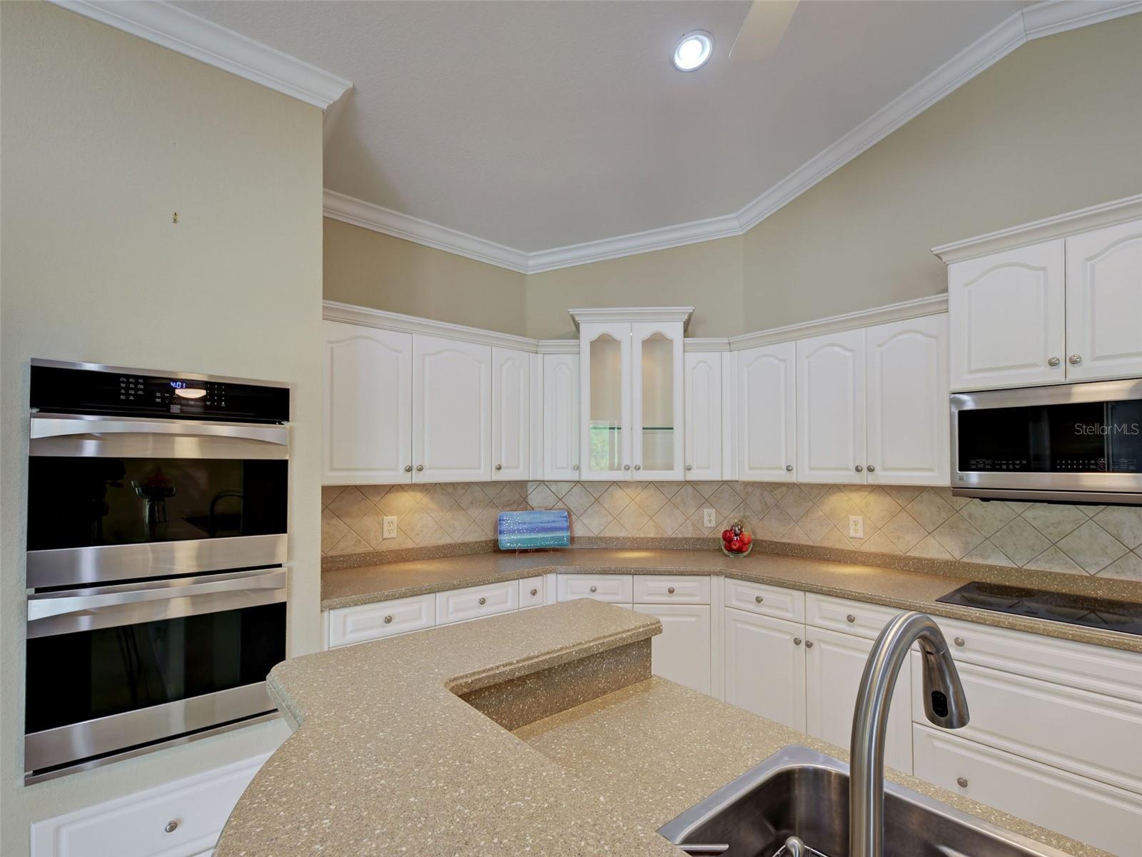 Image 28 of 67 For 45 Tee View Road