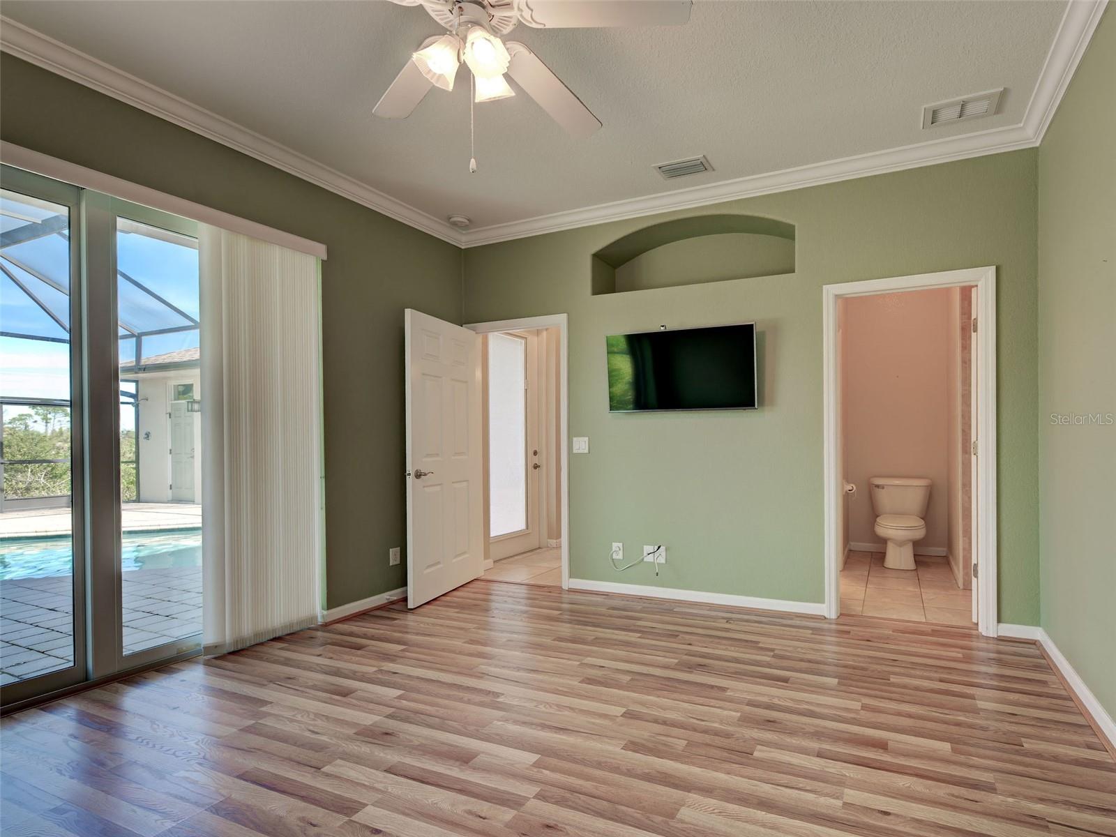 Image 50 of 67 For 45 Tee View Road