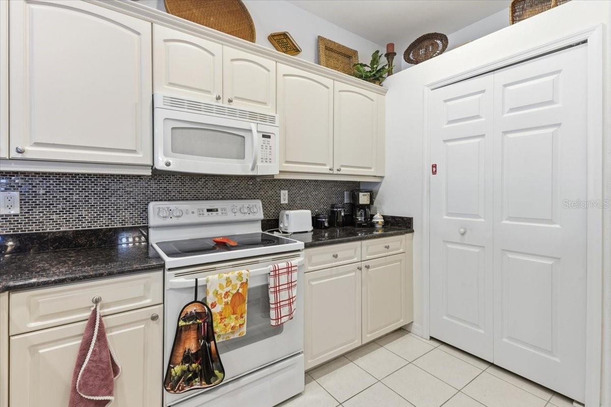 Image 13 of 49 For 102 Natures Way  2101