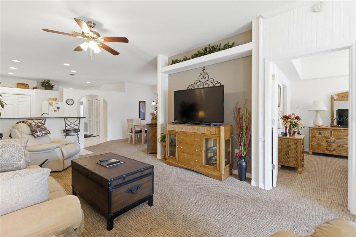 Image 19 of 49 For 102 Natures Way  2101