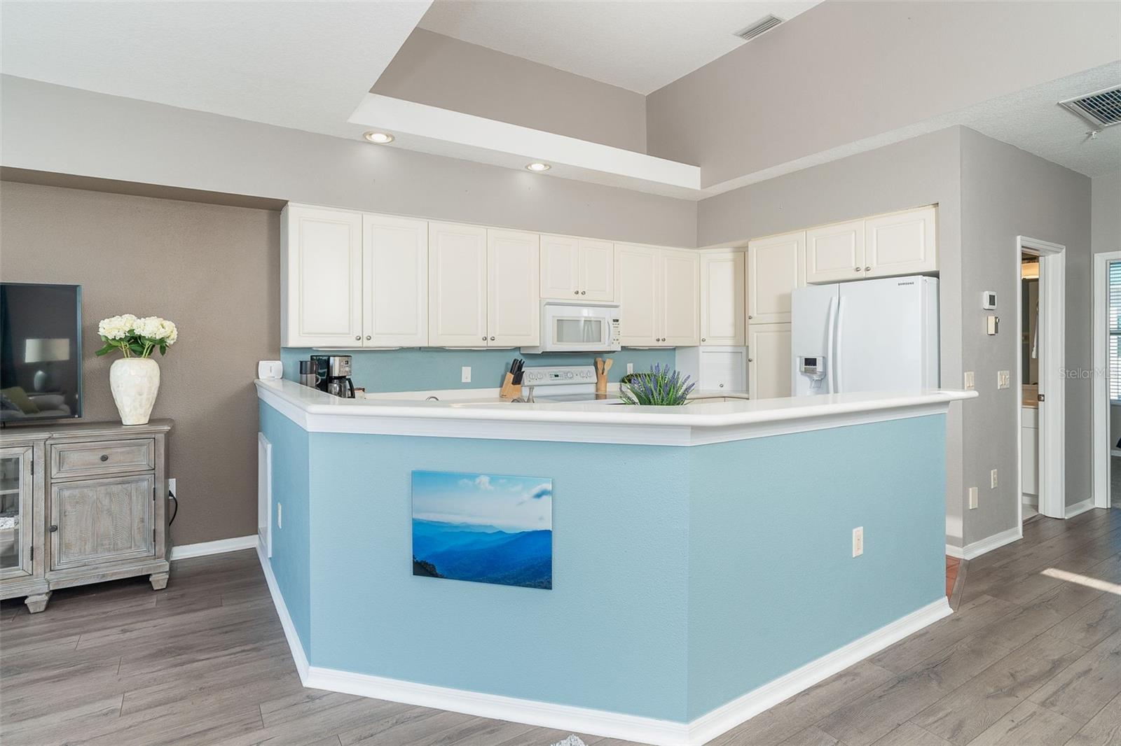 Image 10 of 55 For 8226 Harborside Circle