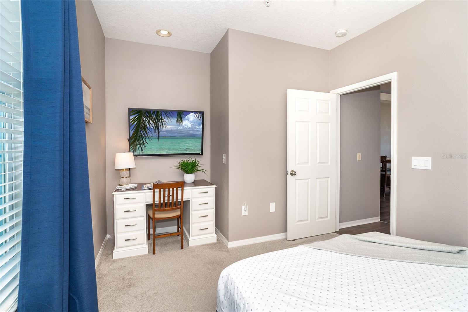 Image 17 of 55 For 8226 Harborside Circle