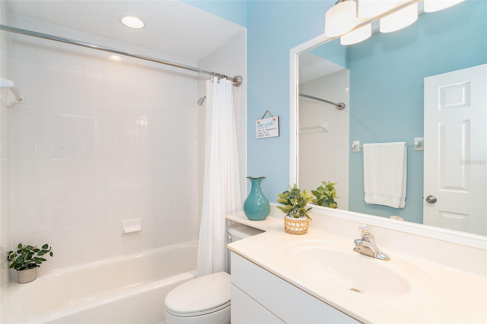 Image 18 of 55 For 8226 Harborside Circle