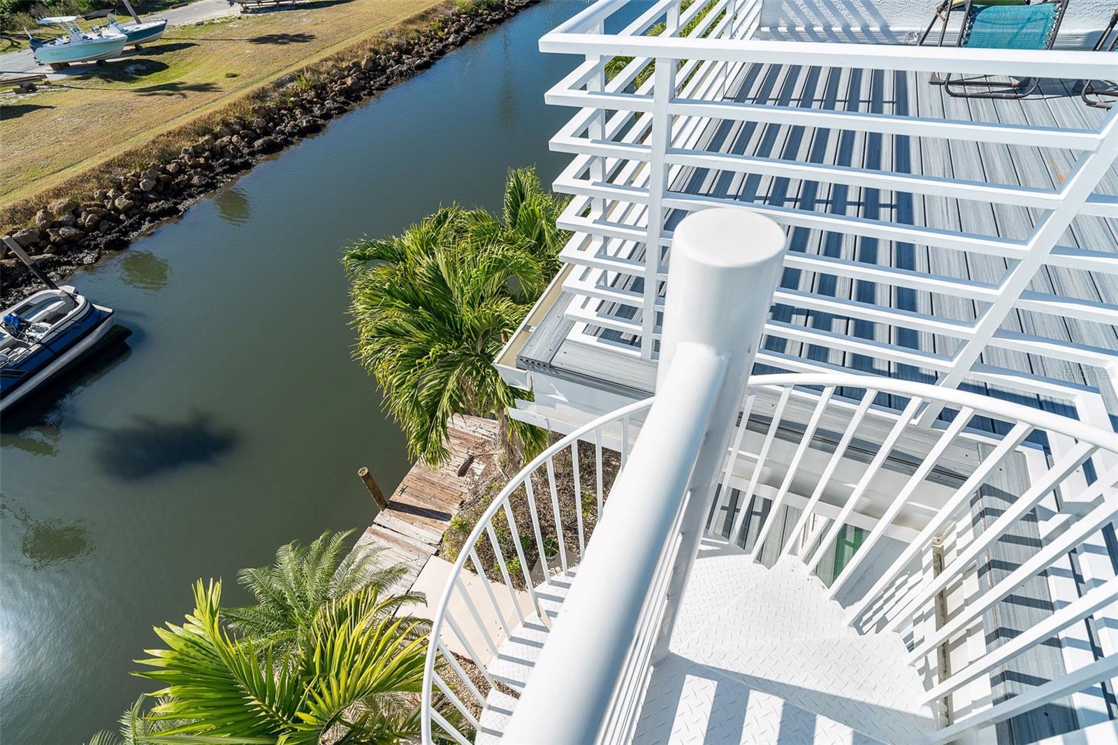 Image 21 of 55 For 8226 Harborside Circle