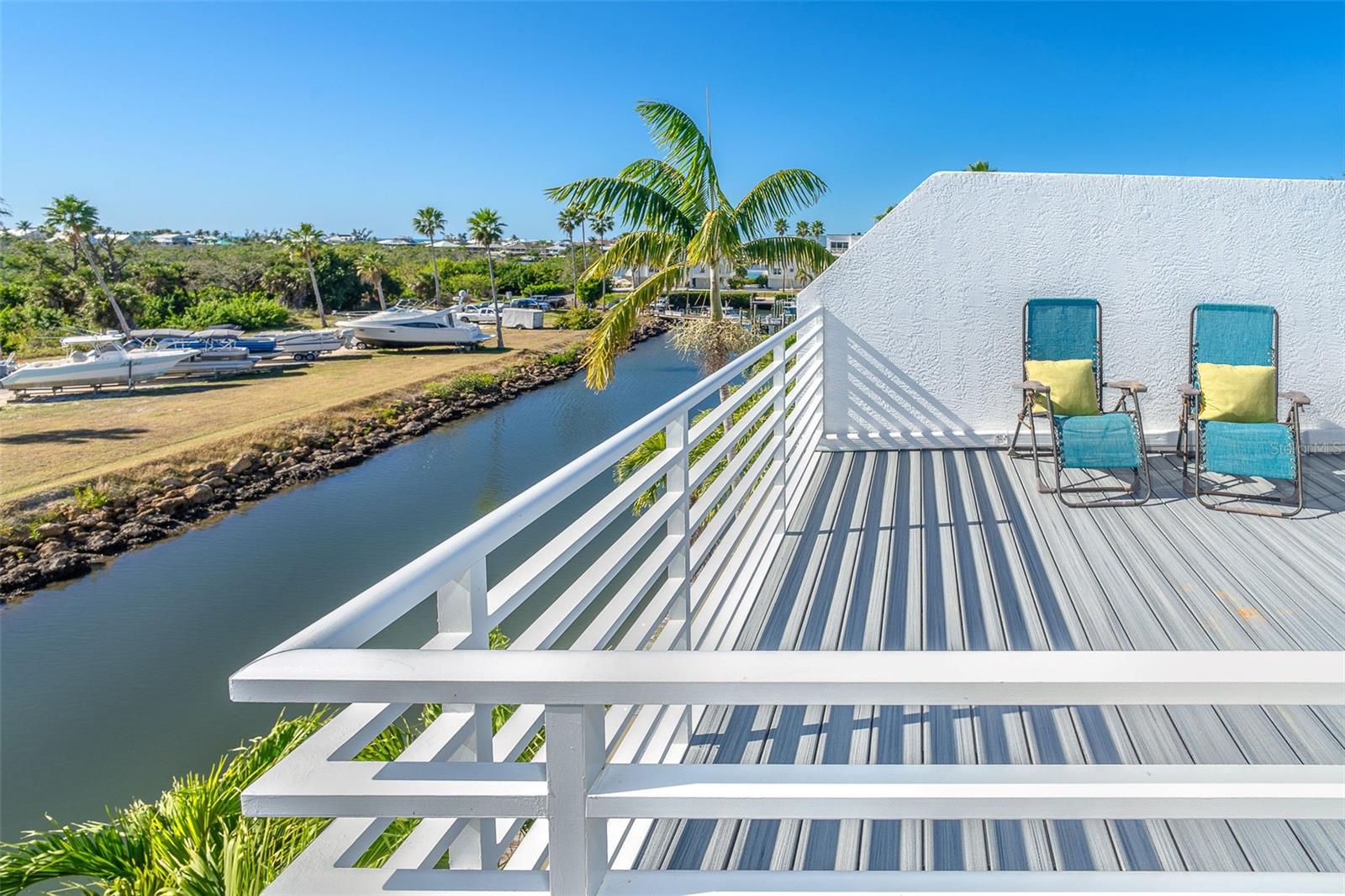 Image 22 of 55 For 8226 Harborside Circle