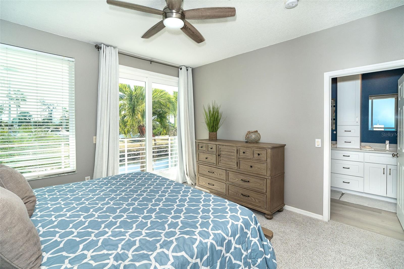 Image 27 of 55 For 8226 Harborside Circle