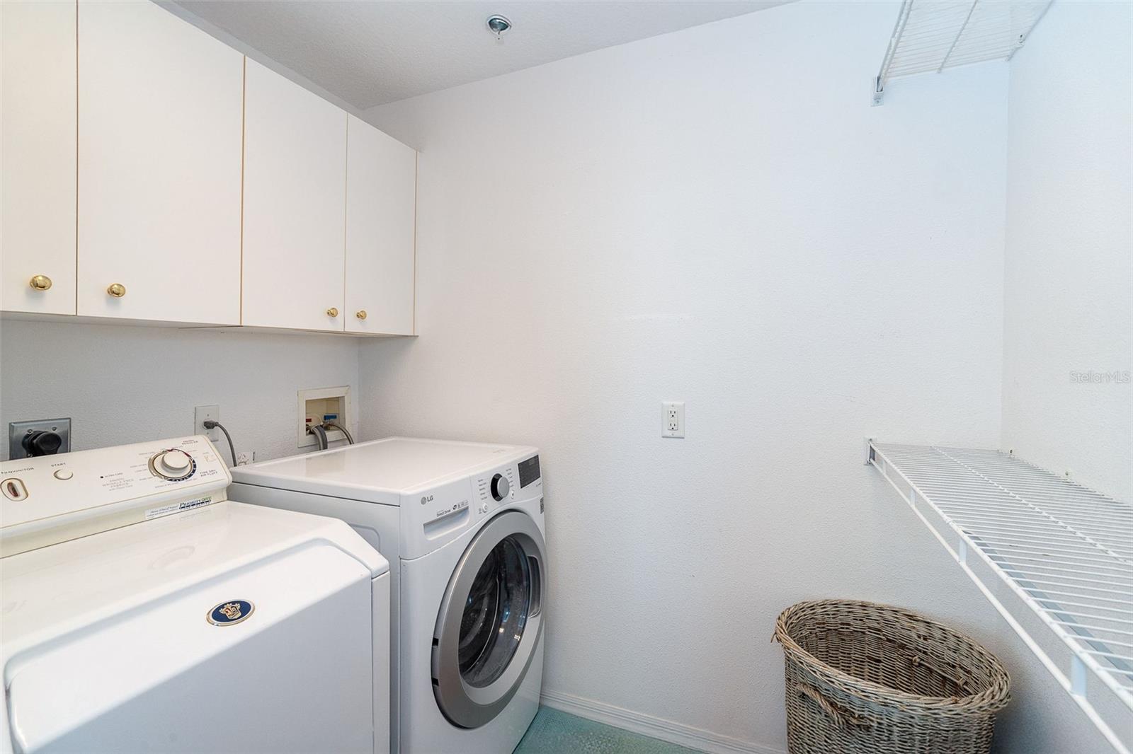 Image 31 of 55 For 8226 Harborside Circle