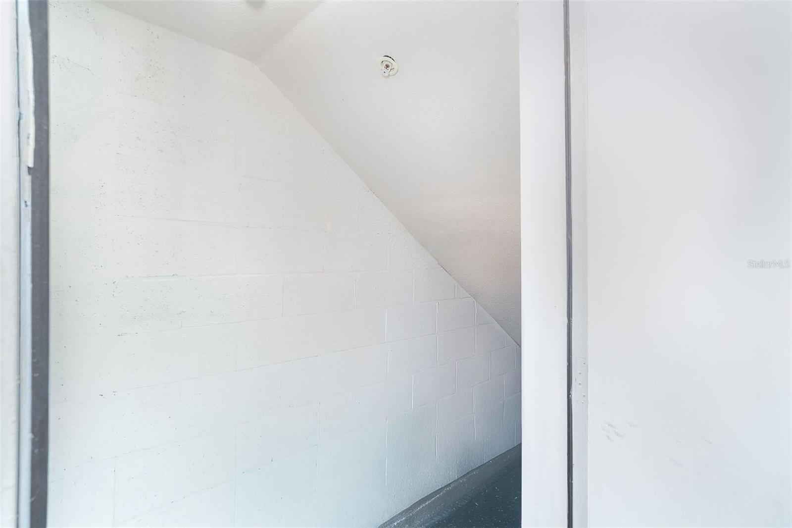 Image 38 of 55 For 8226 Harborside Circle