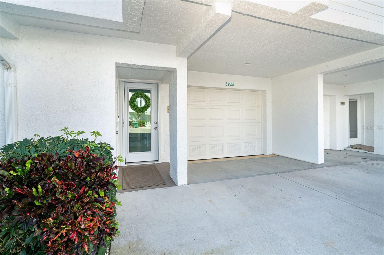 Image 4 of 55 For 8226 Harborside Circle