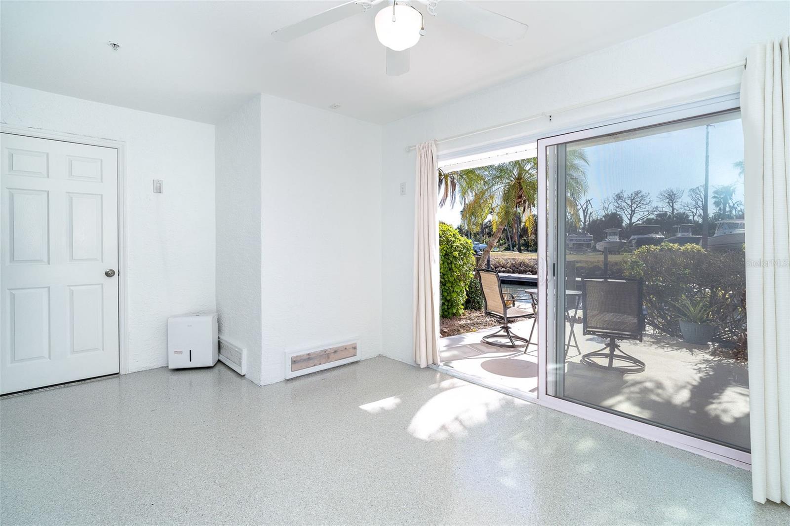 Image 40 of 55 For 8226 Harborside Circle