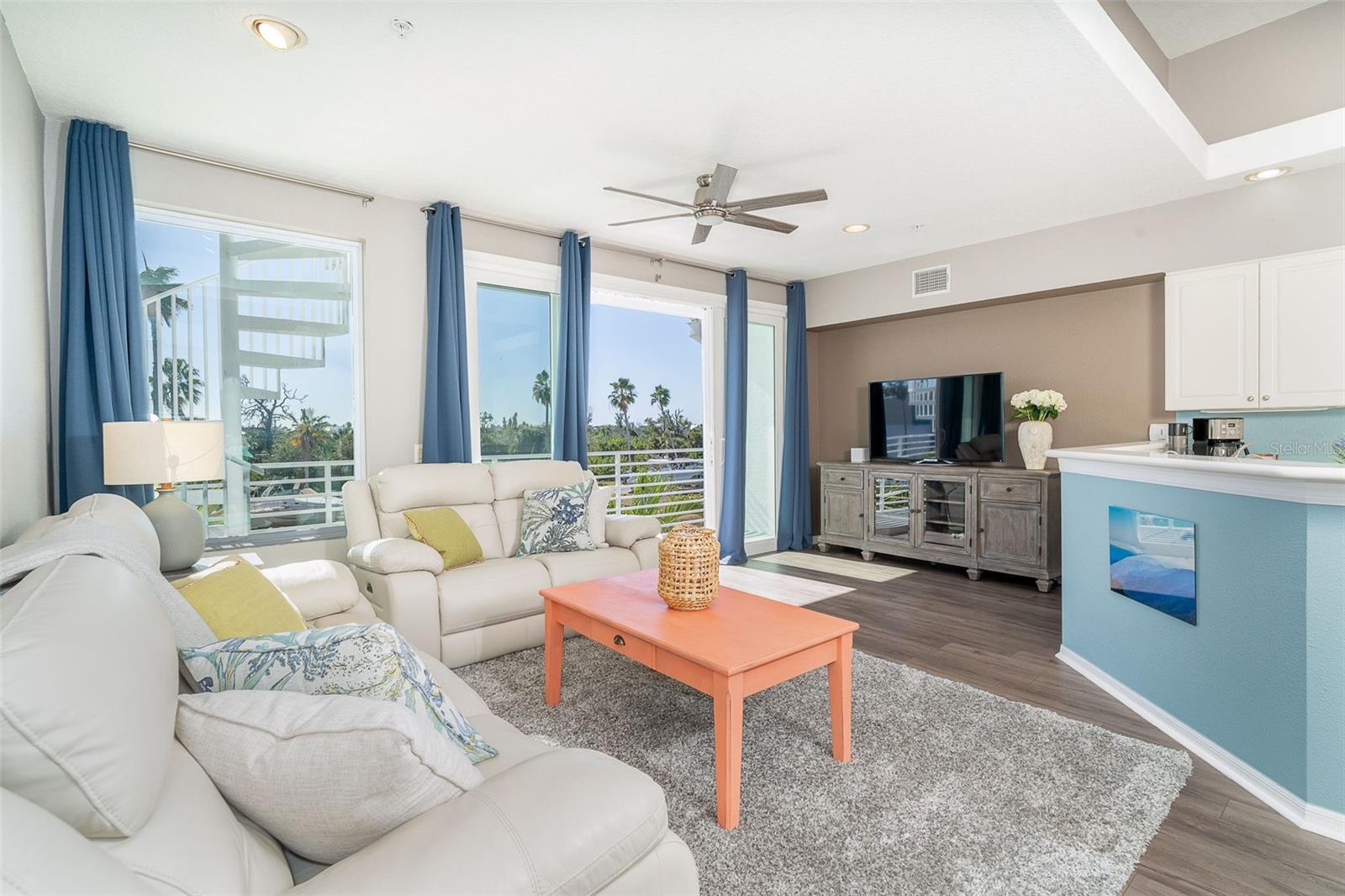 Image 9 of 55 For 8226 Harborside Circle