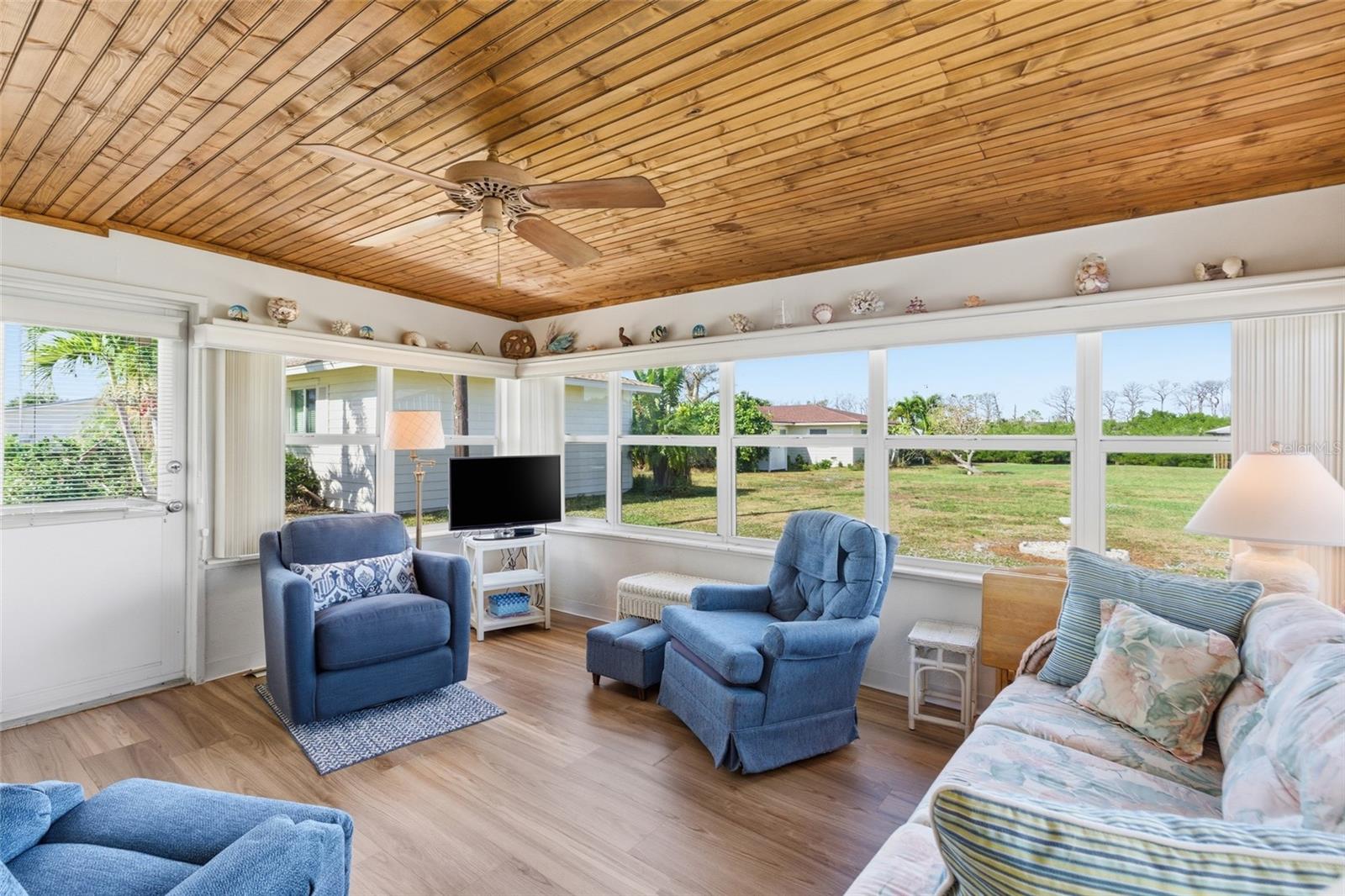 Image 30 of 48 For 2050 Oyster Creek Drive