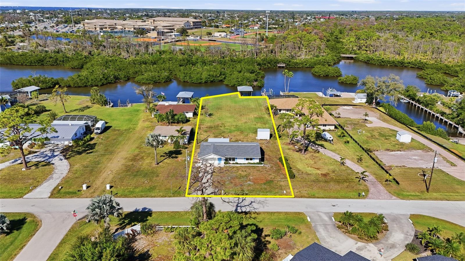 Image 5 of 48 For 2050 Oyster Creek Drive