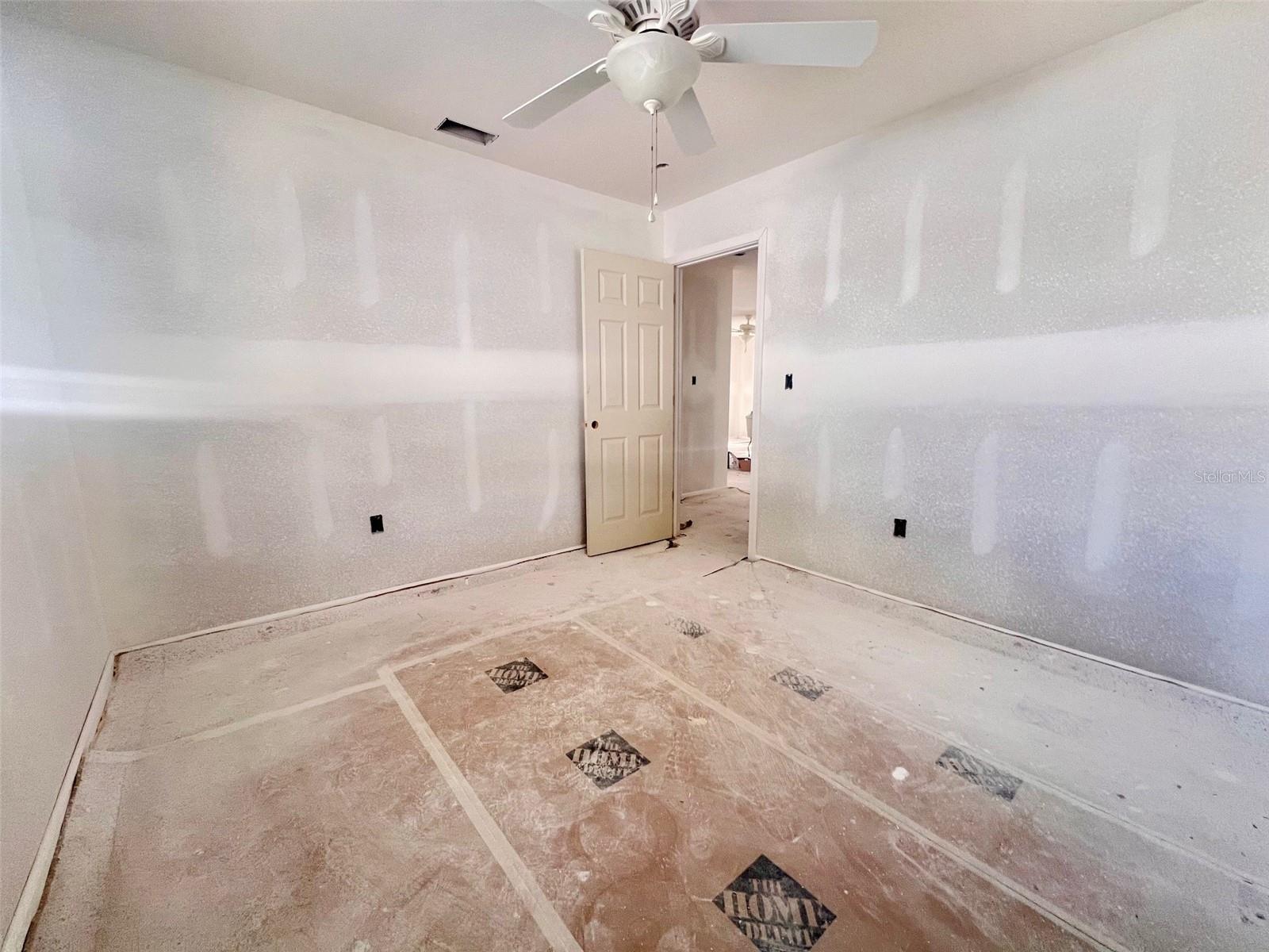 Image 12 of 27 For 1977 Beach Road 21