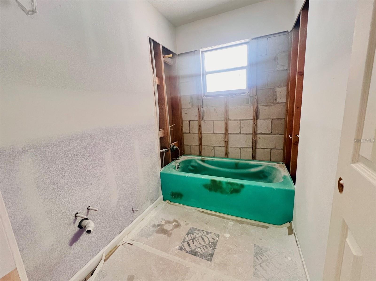 Image 13 of 27 For 1977 Beach Road 21