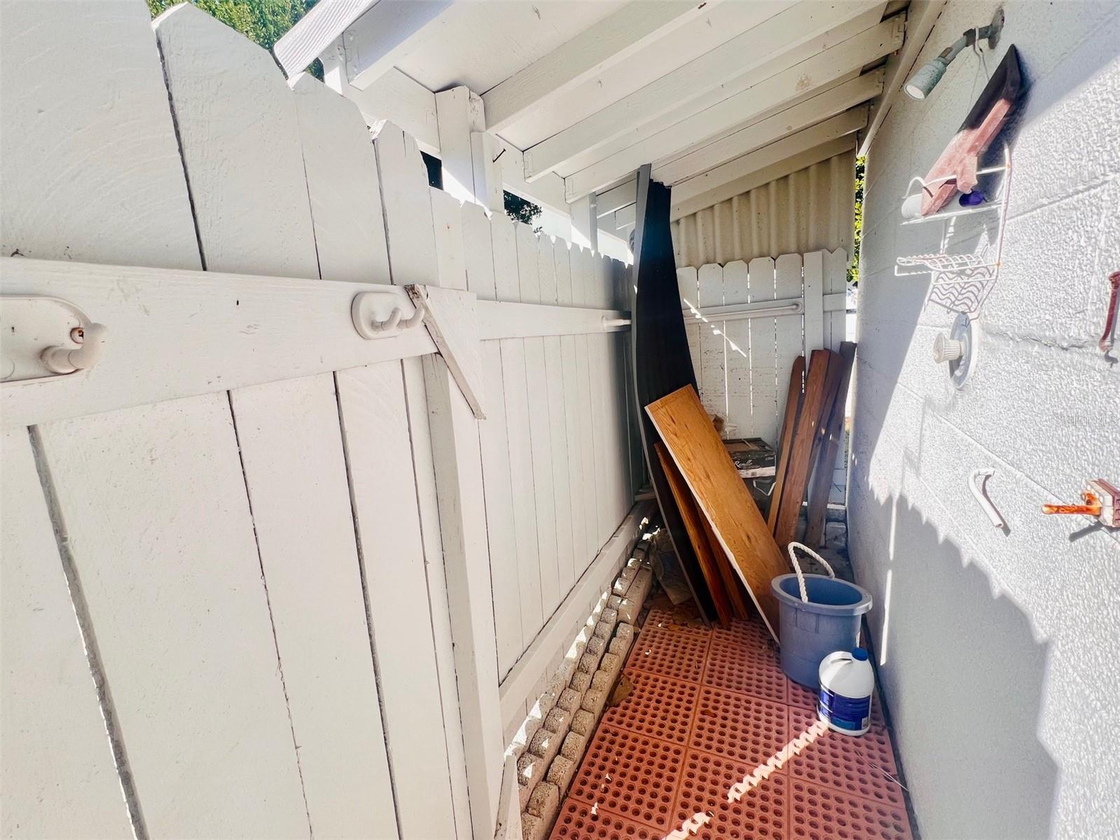 Image 14 of 27 For 1977 Beach Road 21