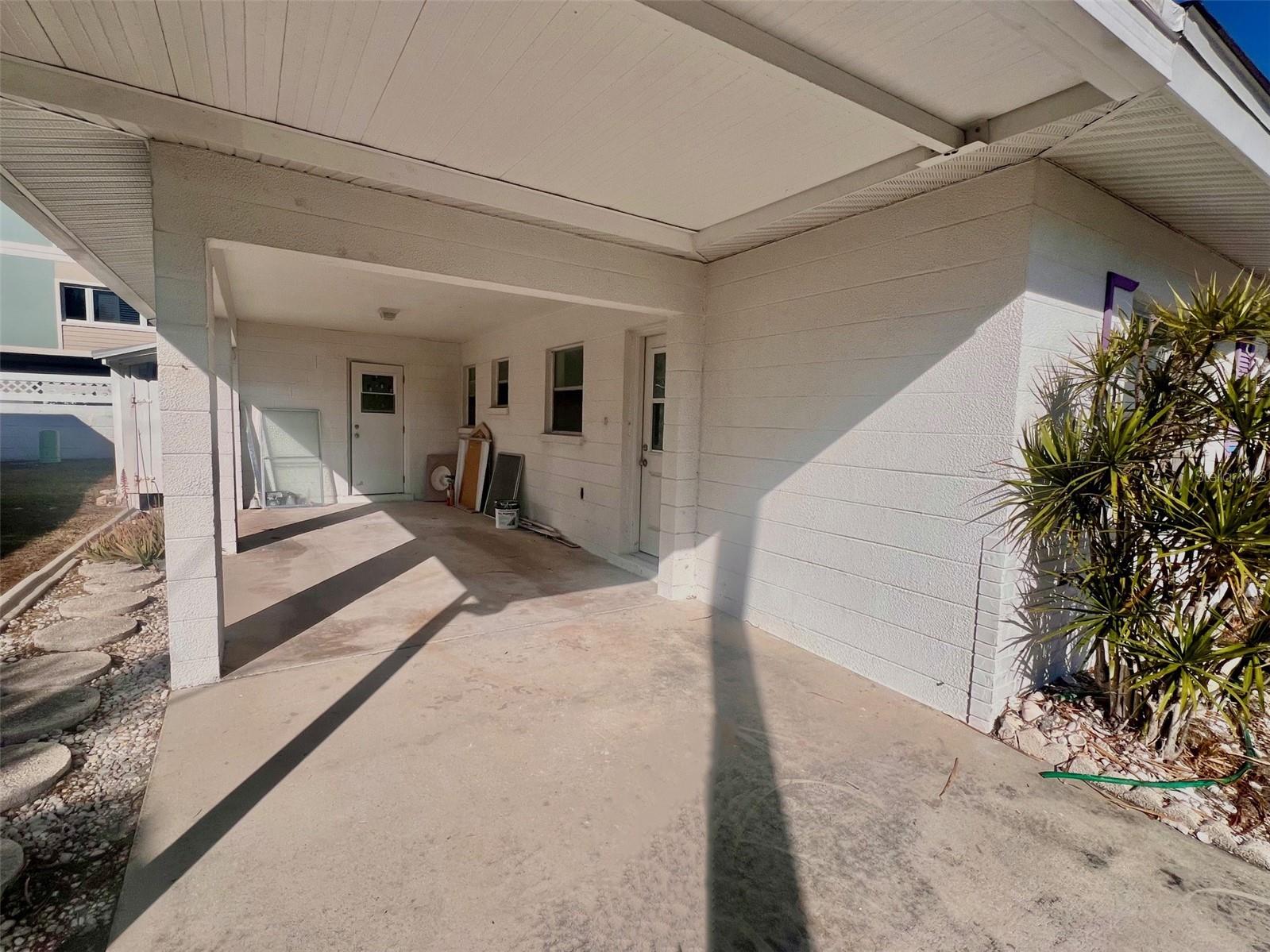 Image 16 of 27 For 1977 Beach Road 21