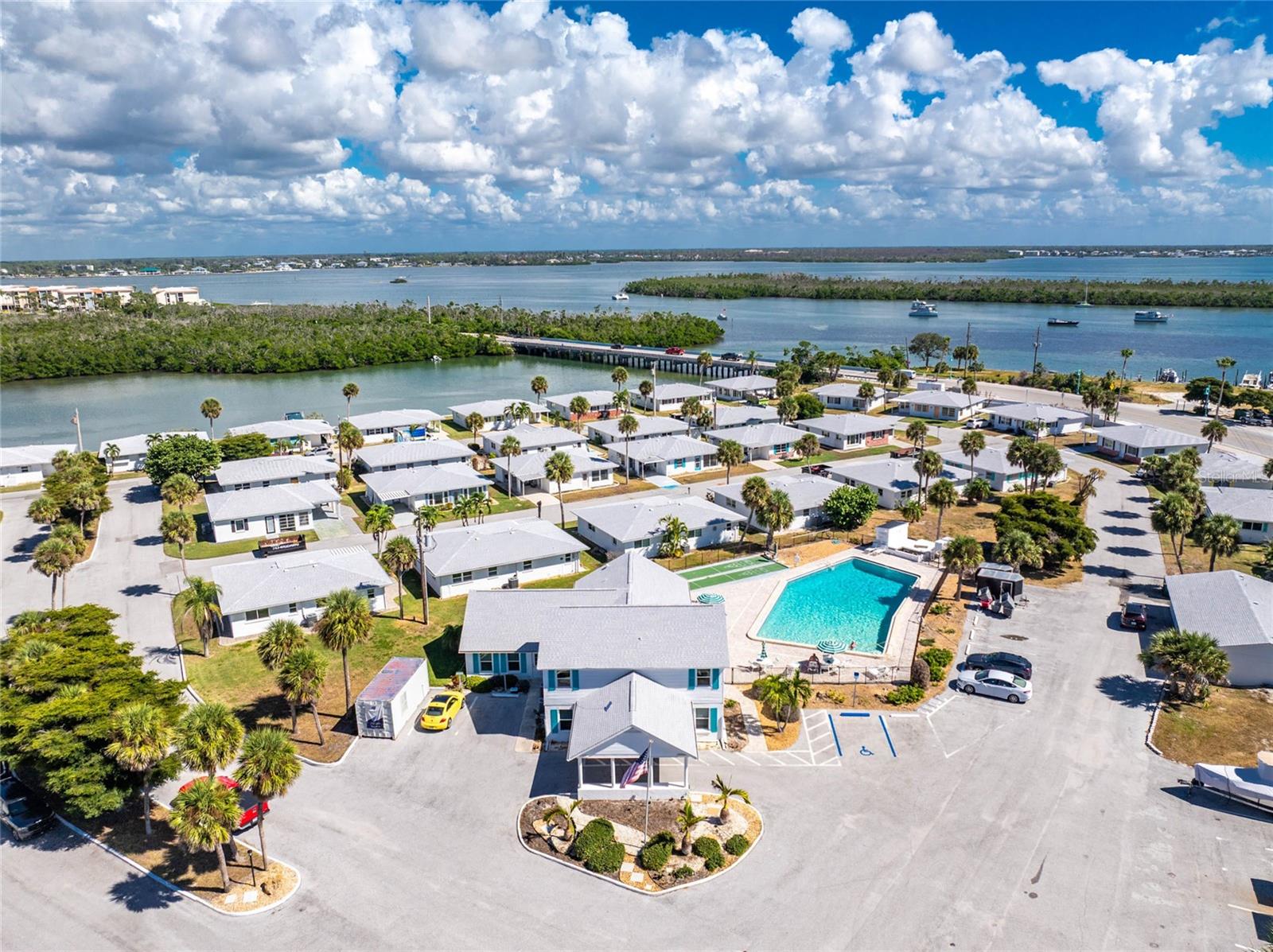 Image 22 of 27 For 1977 Beach Road 21