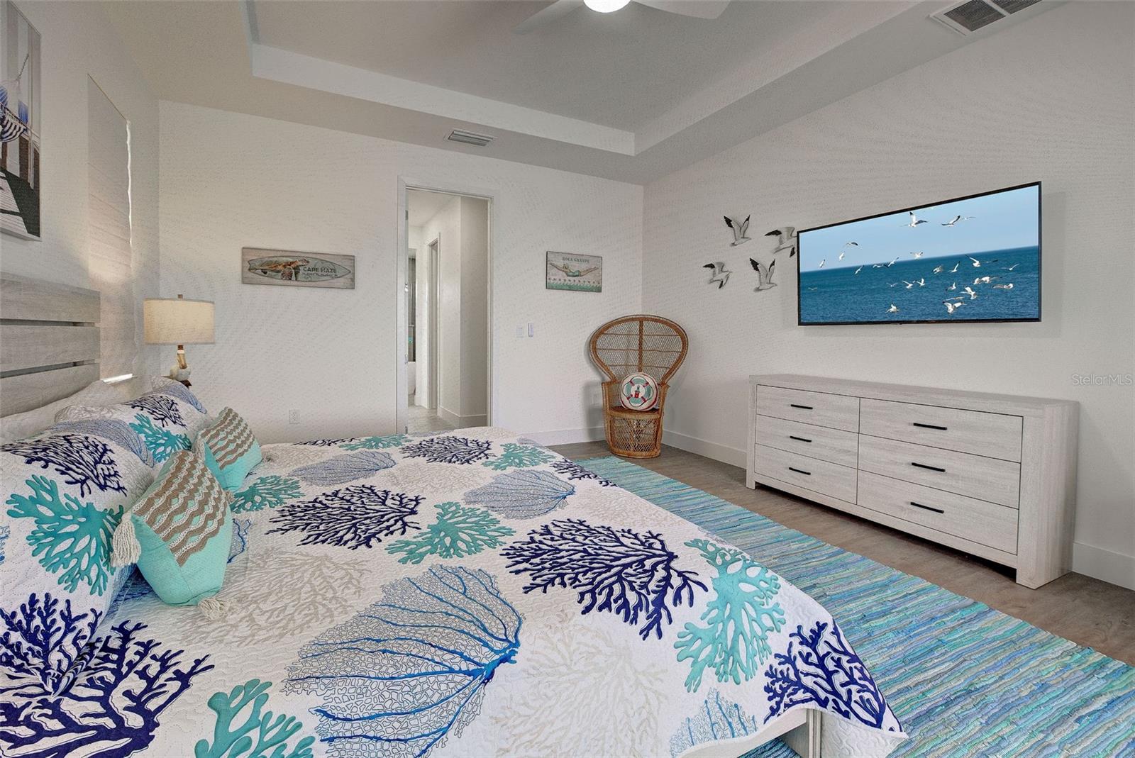 Image 13 of 55 For 19 Windward Road