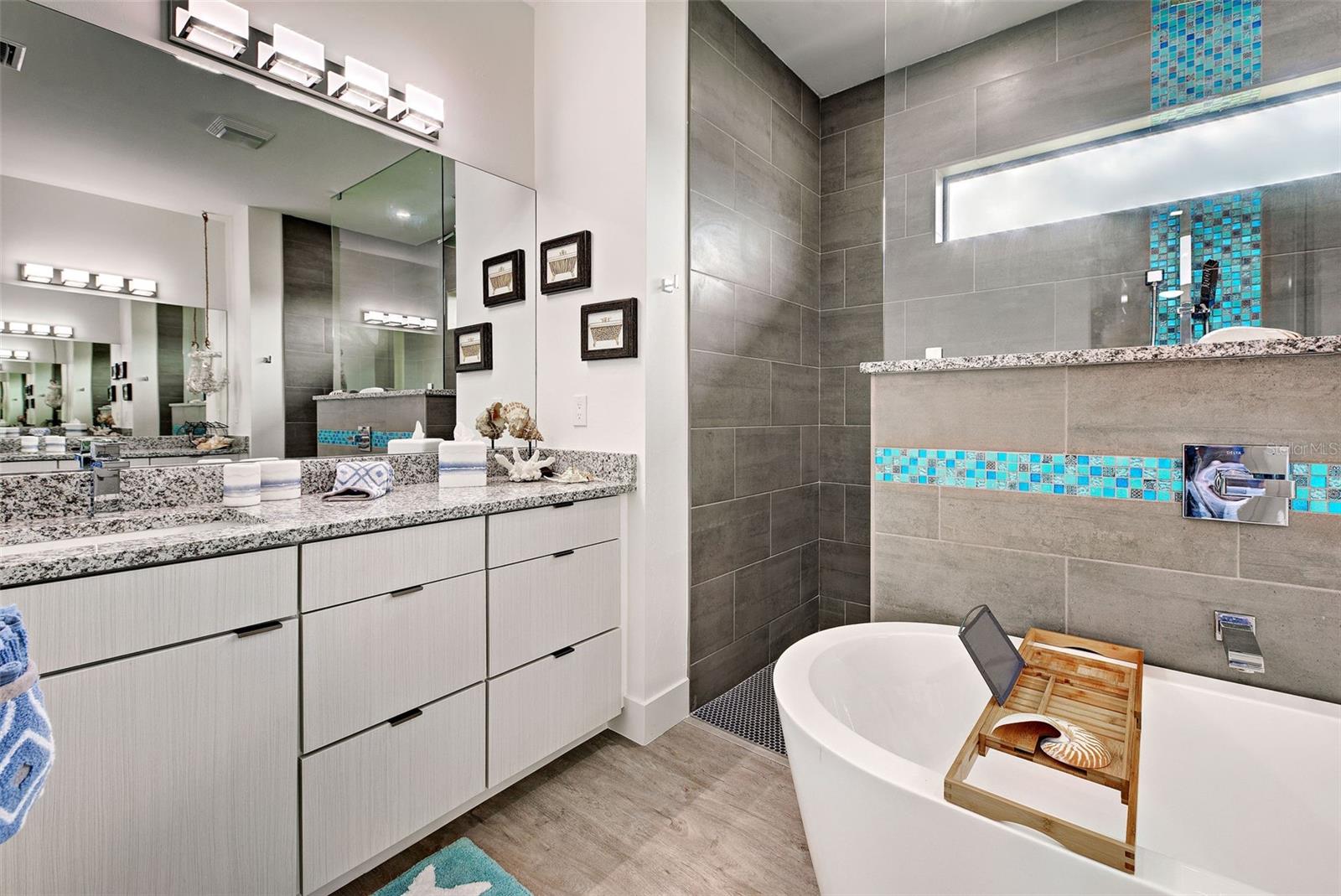 Image 16 of 55 For 19 Windward Road