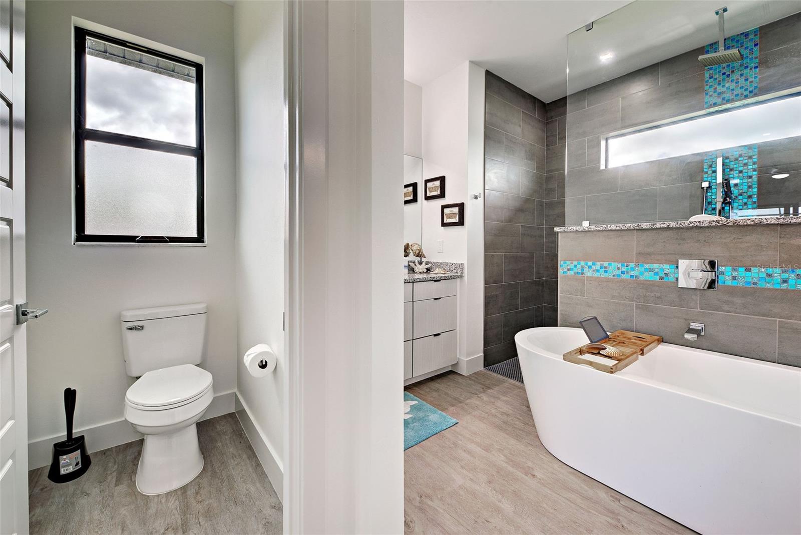 Image 17 of 55 For 19 Windward Road