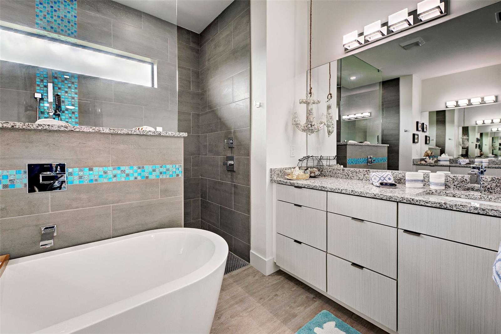 Image 18 of 55 For 19 Windward Road