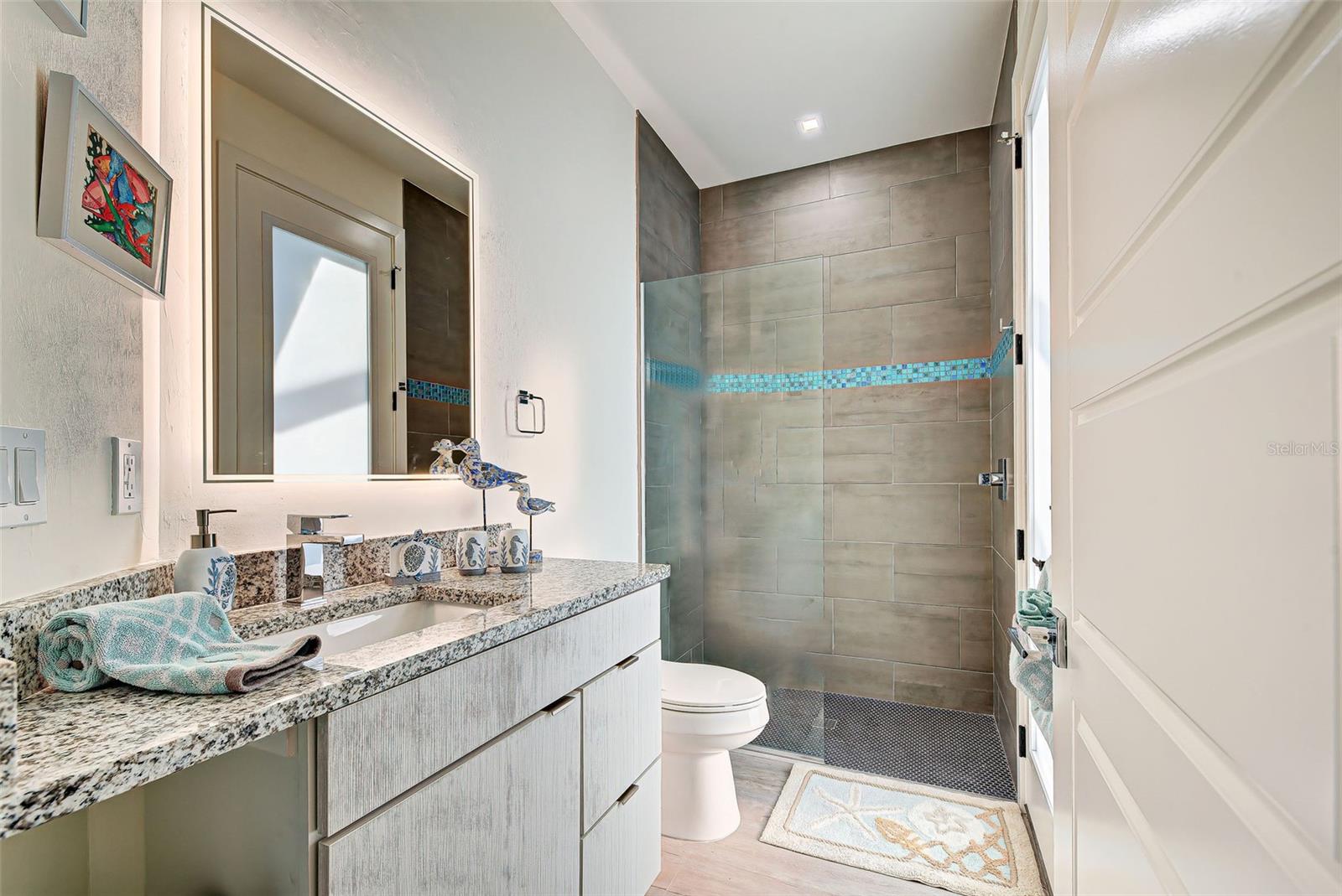 Image 19 of 55 For 19 Windward Road