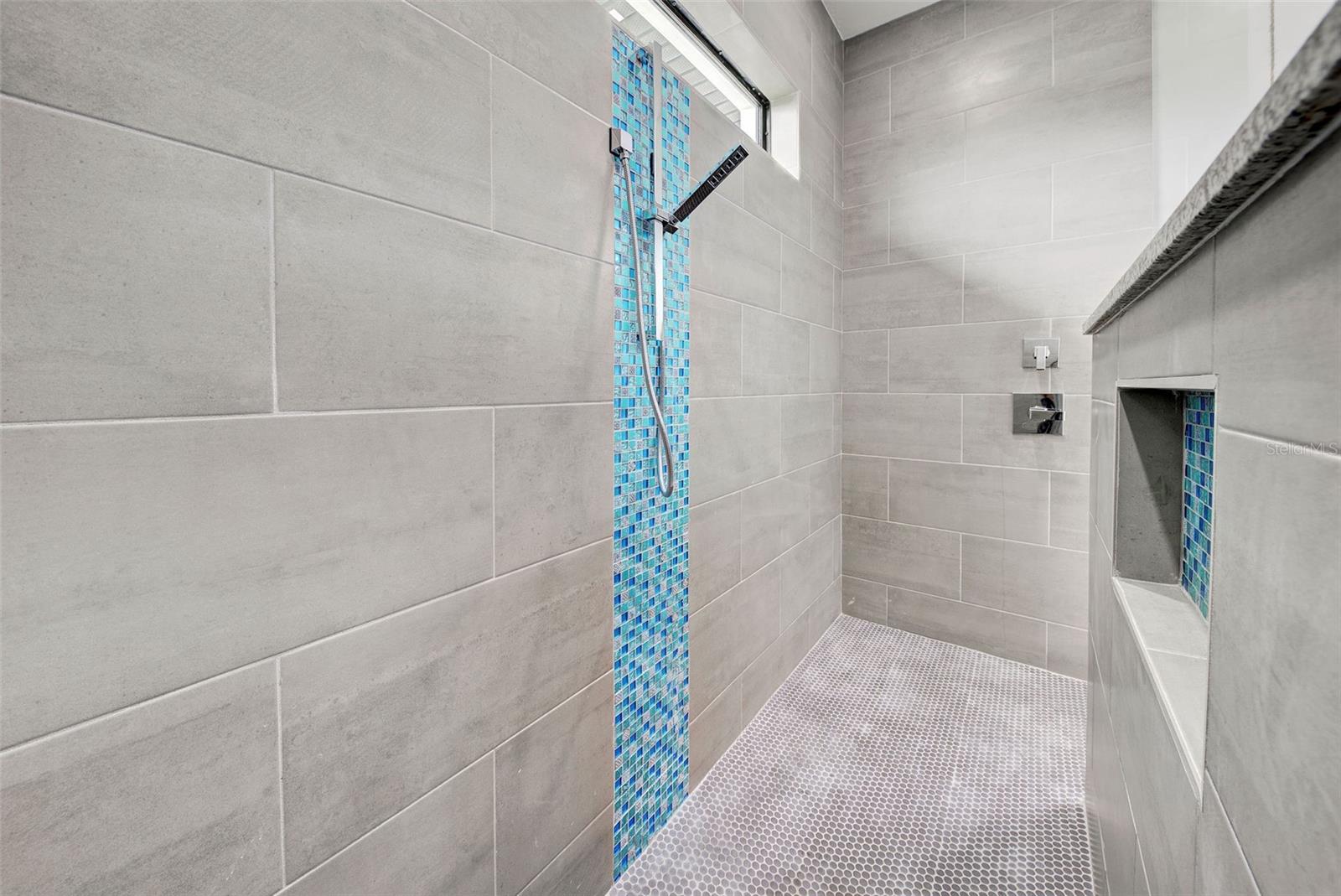 Image 20 of 55 For 19 Windward Road