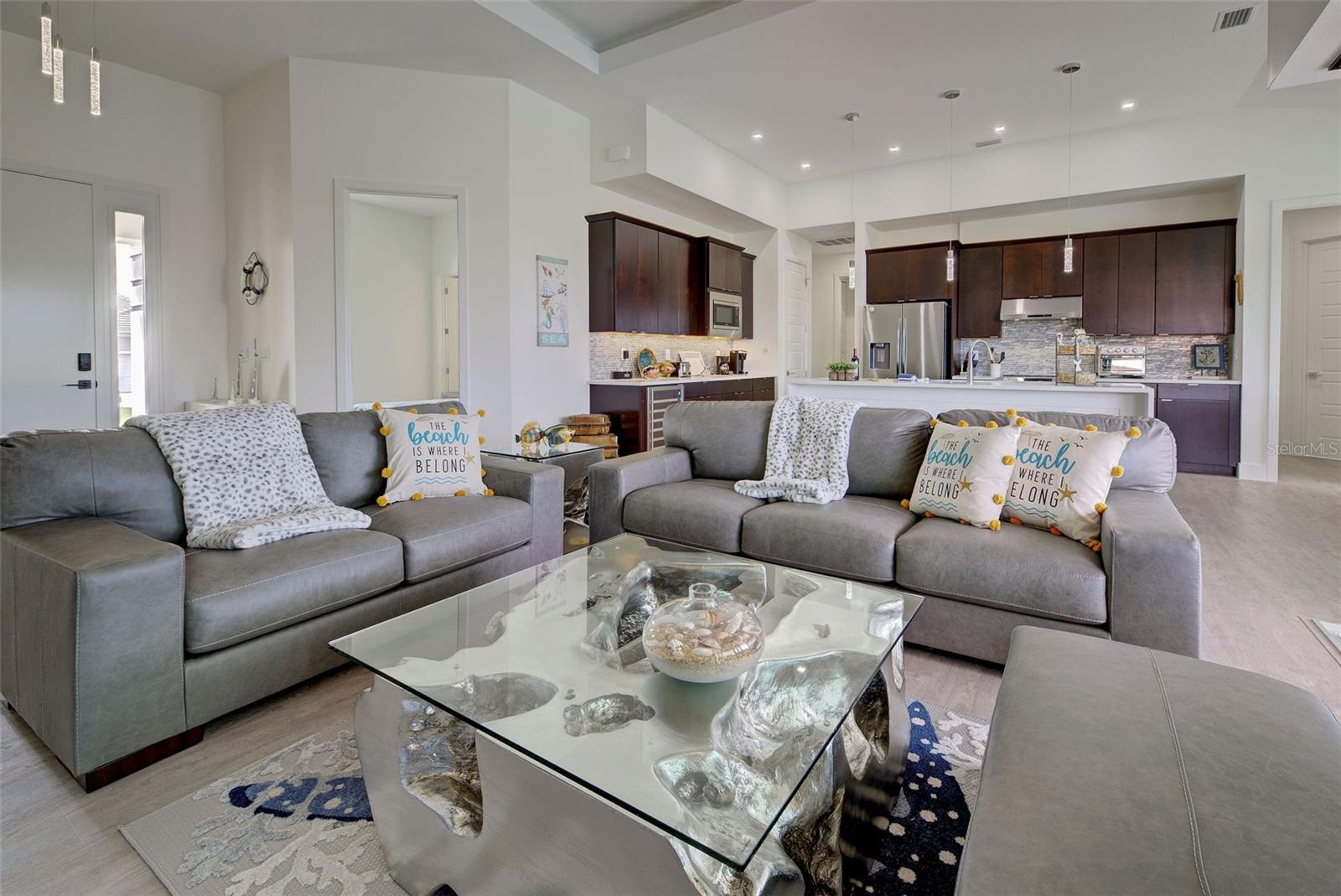 Image 23 of 55 For 19 Windward Road