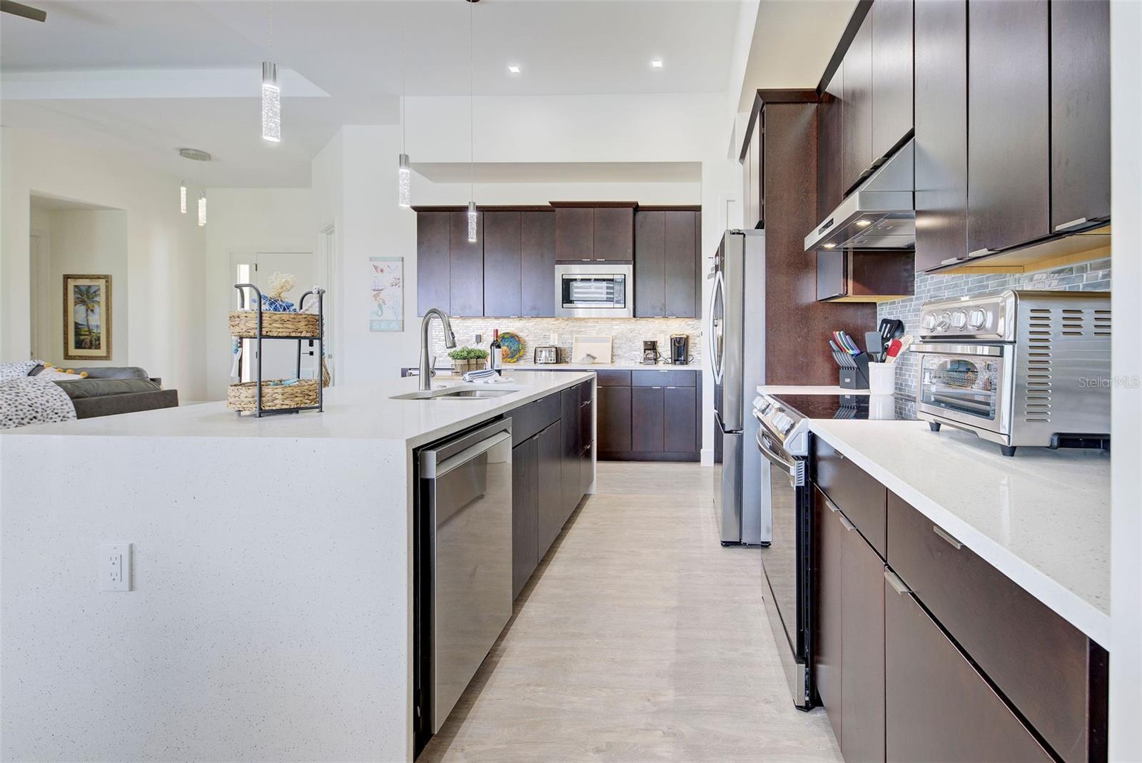 Image 32 of 55 For 19 Windward Road