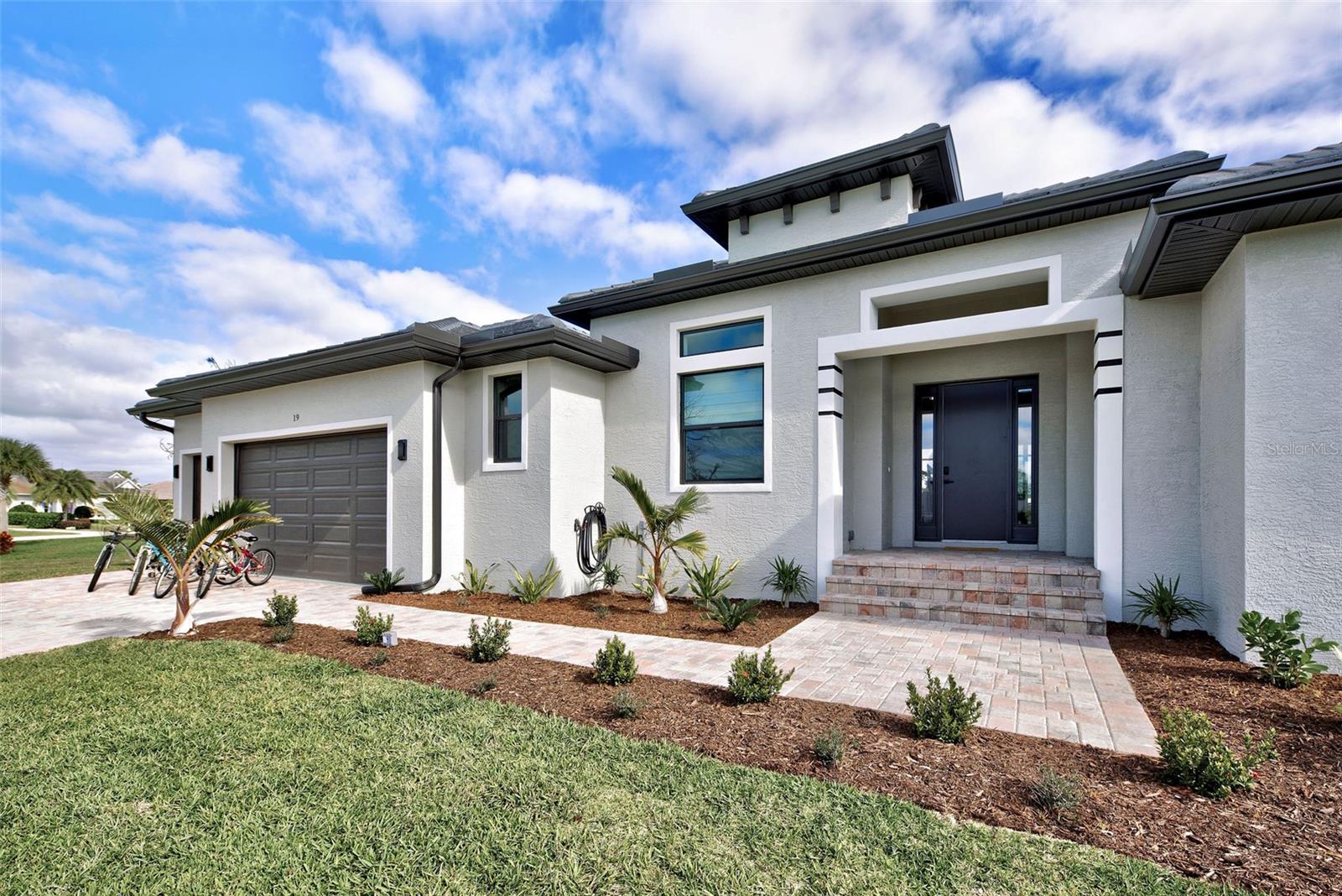 Image 37 of 55 For 19 Windward Road