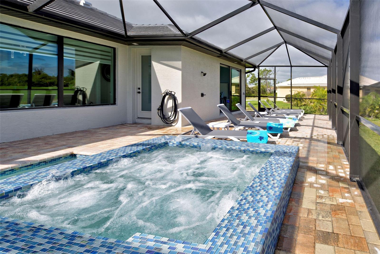 Image 9 of 55 For 19 Windward Road